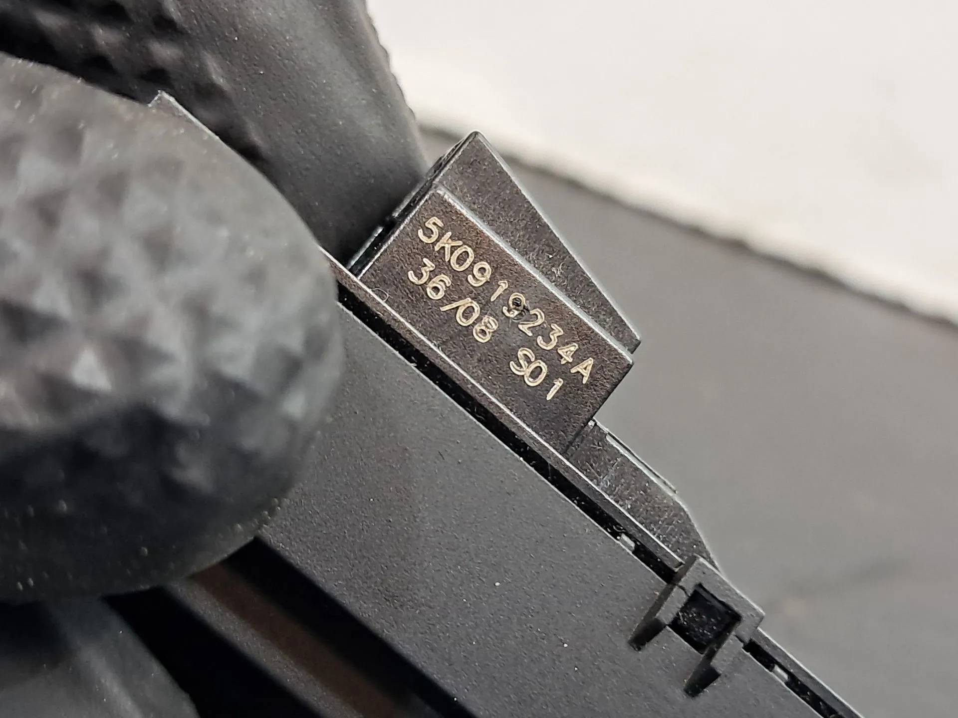 Botão / interruptor / sinal airbag off VOLKSWAGEN Golf VI (5K1) Imagem-3