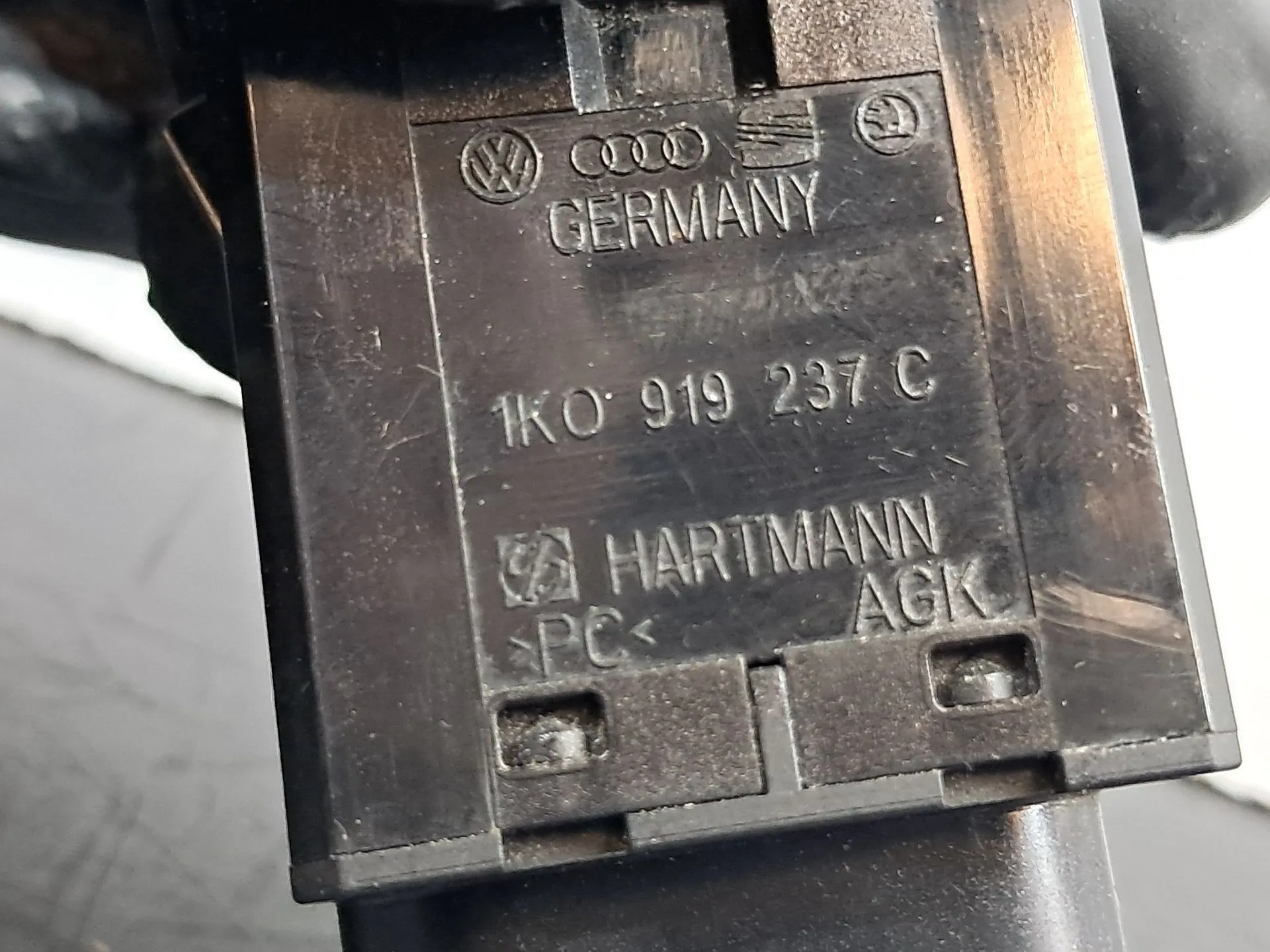 Botão / interruptor / sinal airbag off VOLKSWAGEN Golf VI (5K1) Imagem-3
