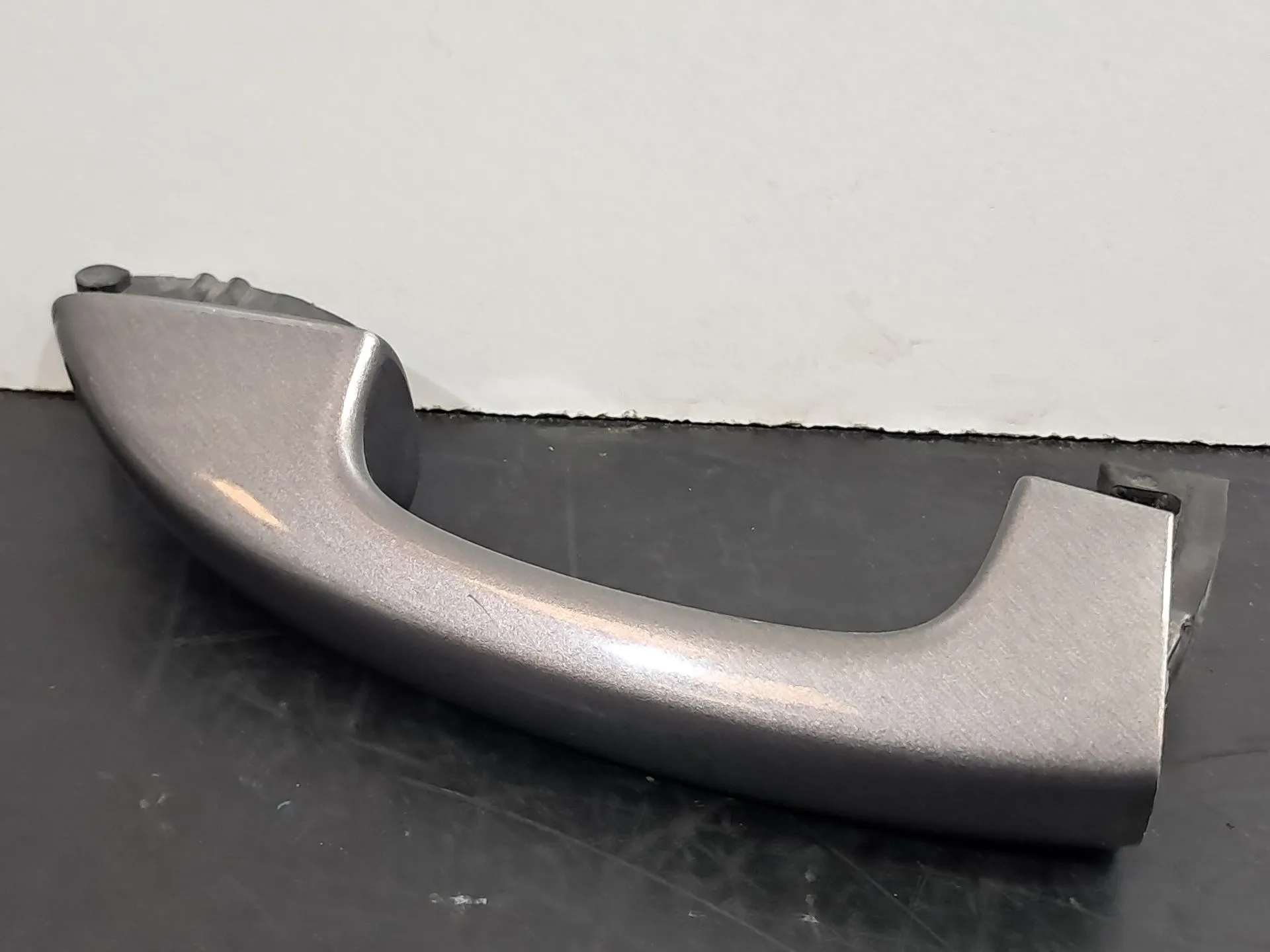 Maniglia porta posteriore sinistra VOLKSWAGEN Golf VI (5K1)