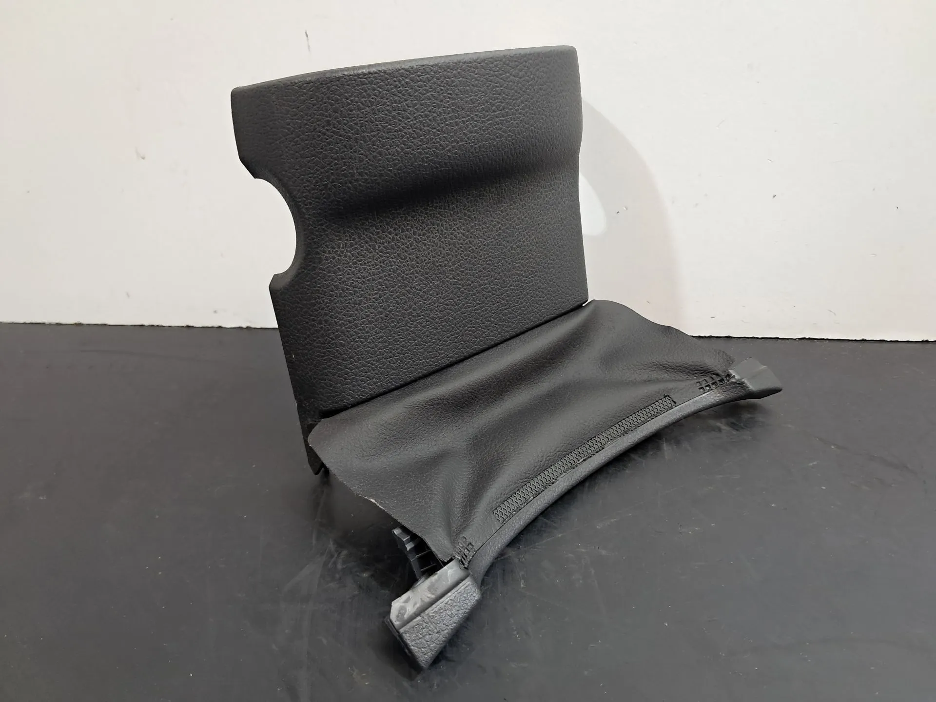 Blindaje de la columna de dirección / plásticos del volante VOLKSWAGEN Golf VI (5K1)
