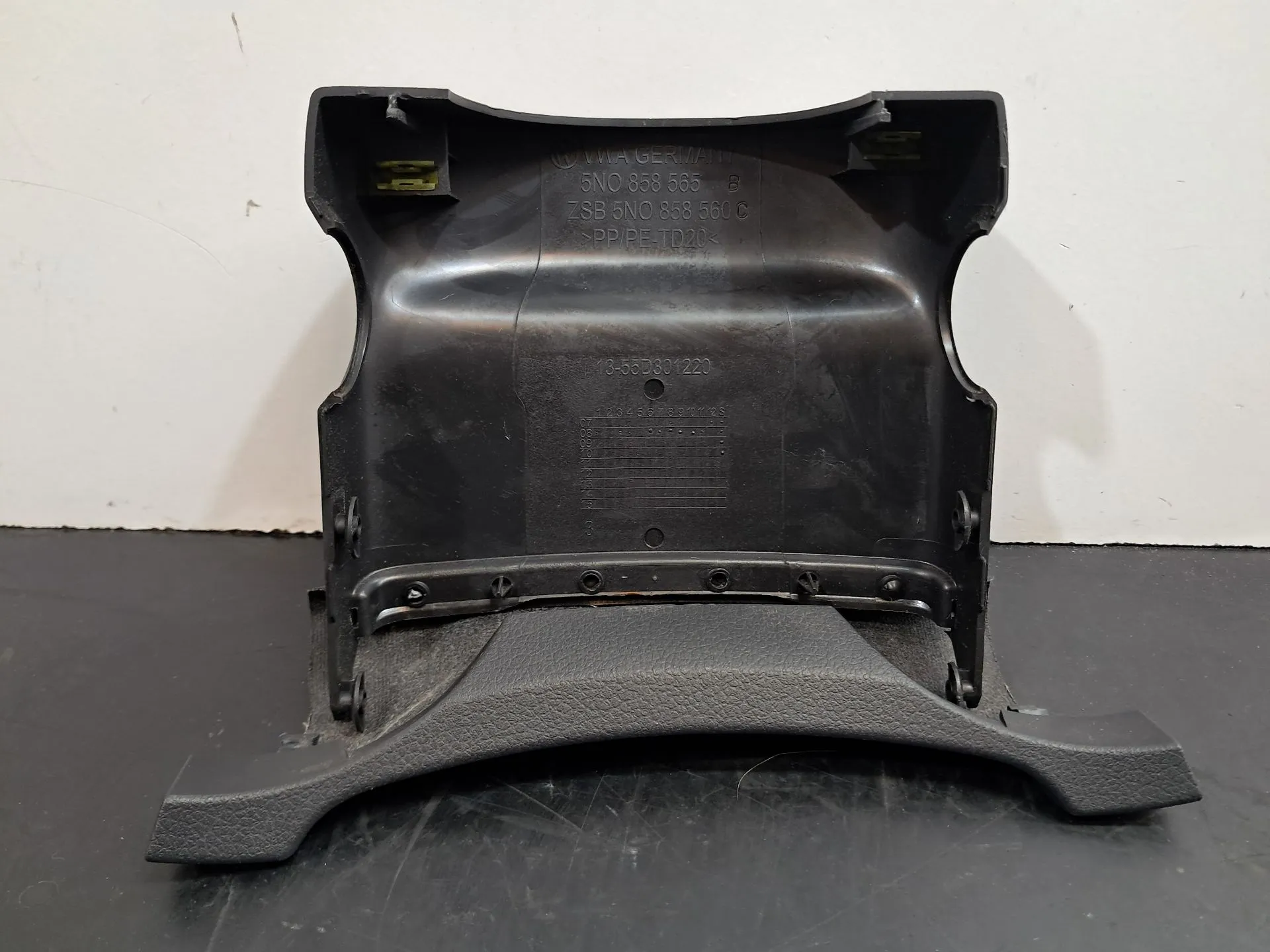 Blindaje de la columna de dirección / plásticos del volante VOLKSWAGEN Golf VI (5K1) Imagem-2