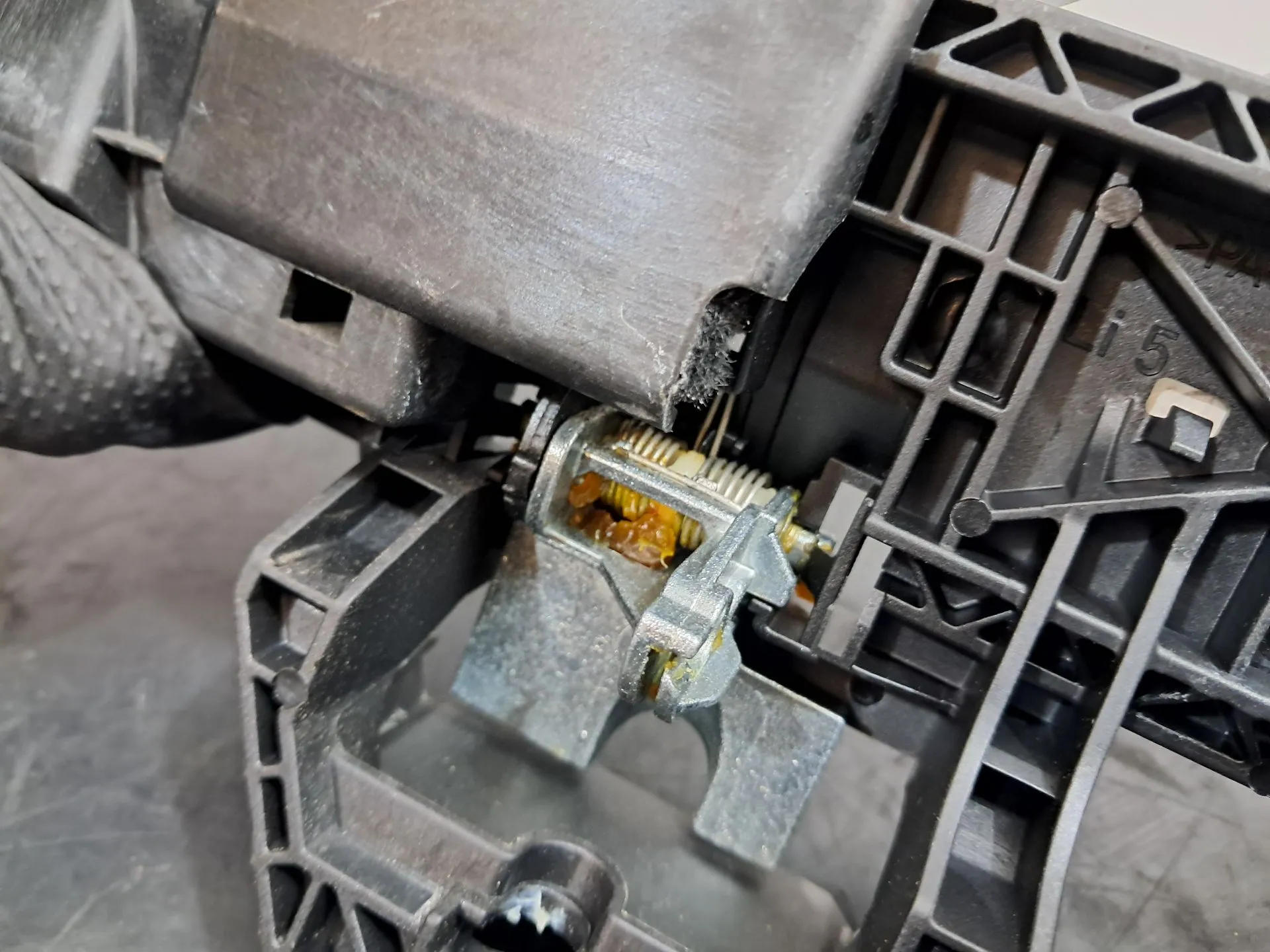 Supporto maniglia porta anteriore sinistra MERCEDES-BENZ Classe A (W176) Imagem-3