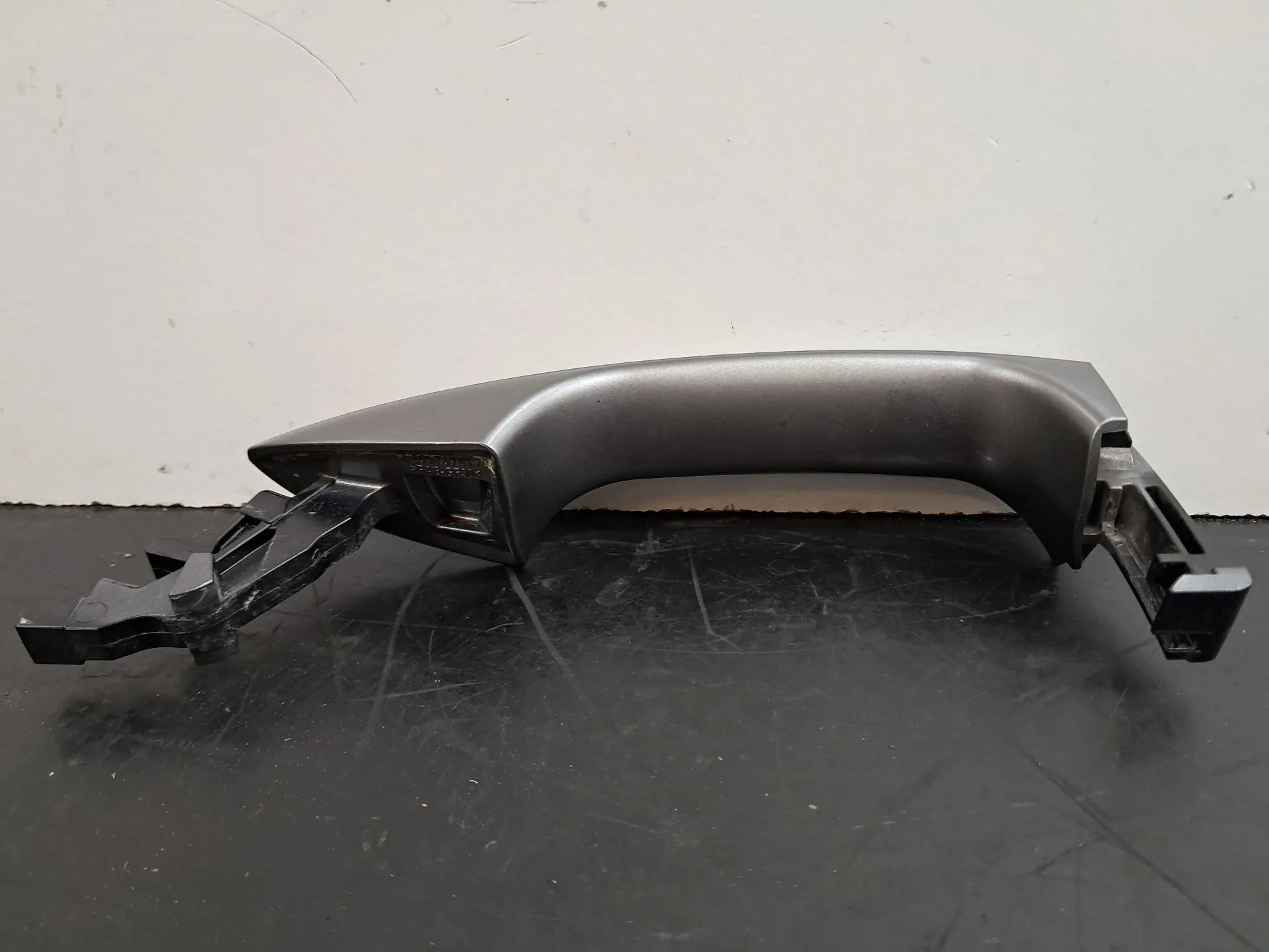 Maniglia porta anteriore sinistra MERCEDES-BENZ Classe A (W176) Imagem-2
