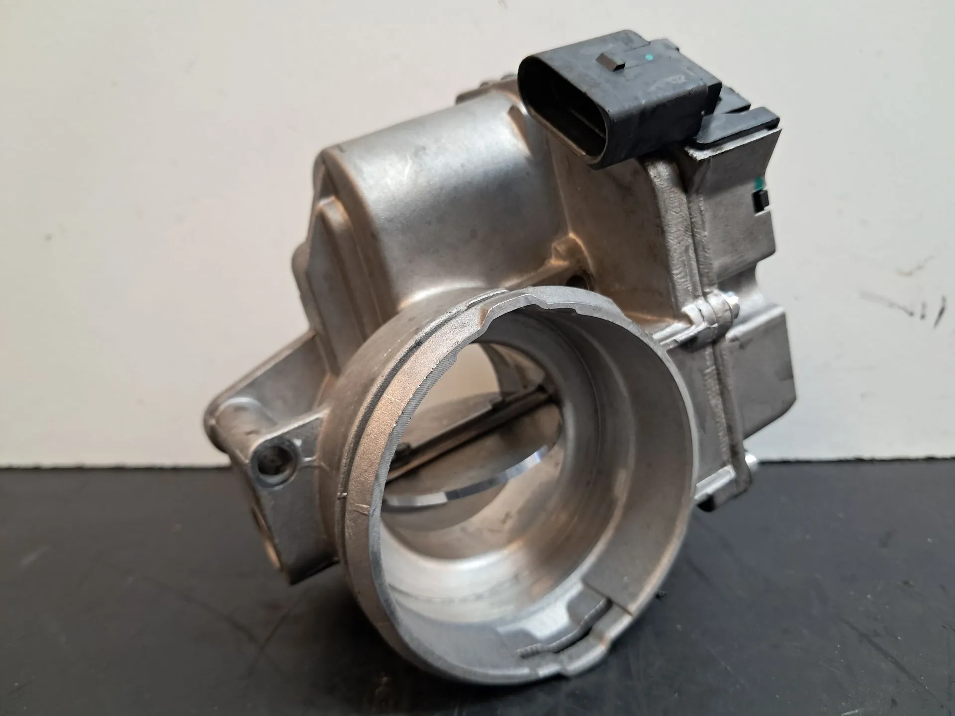 Throttle body AUDI A4 Avant (8ED, B7)