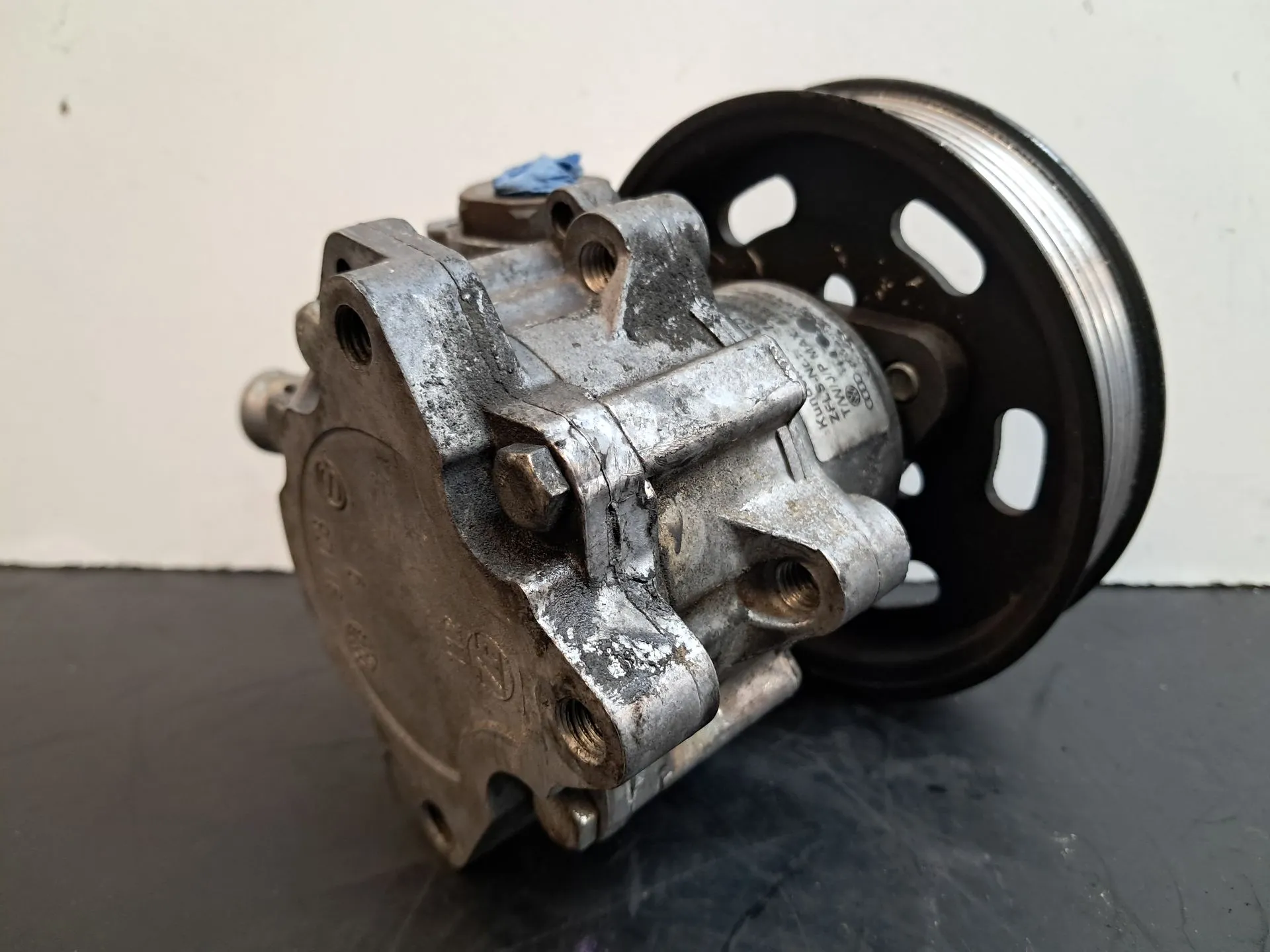 Steering pump AUDI A4 Avant (8ED, B7) Imagem-1