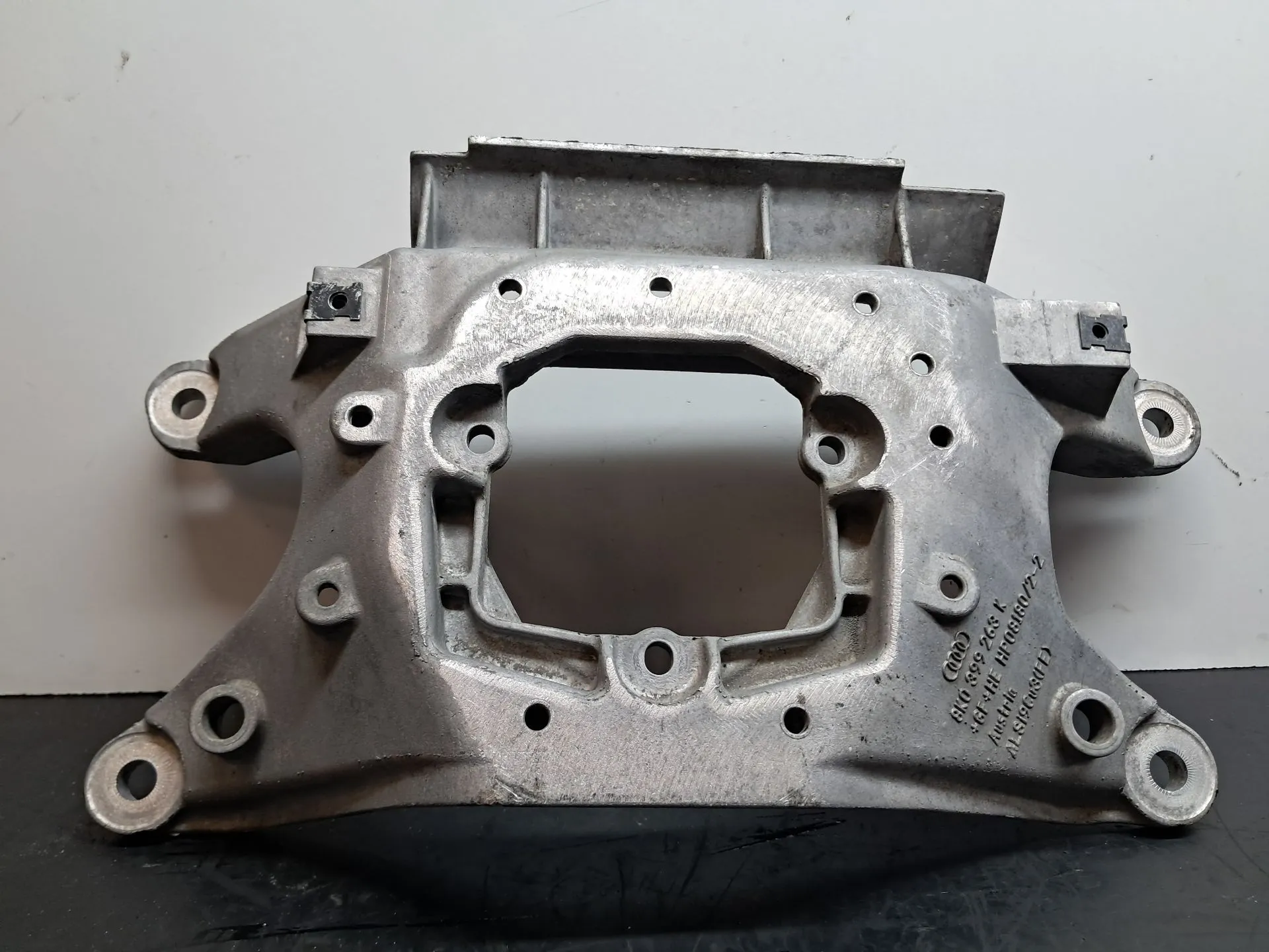 Box Support AUDI A4 Allroad (8KH, B8)