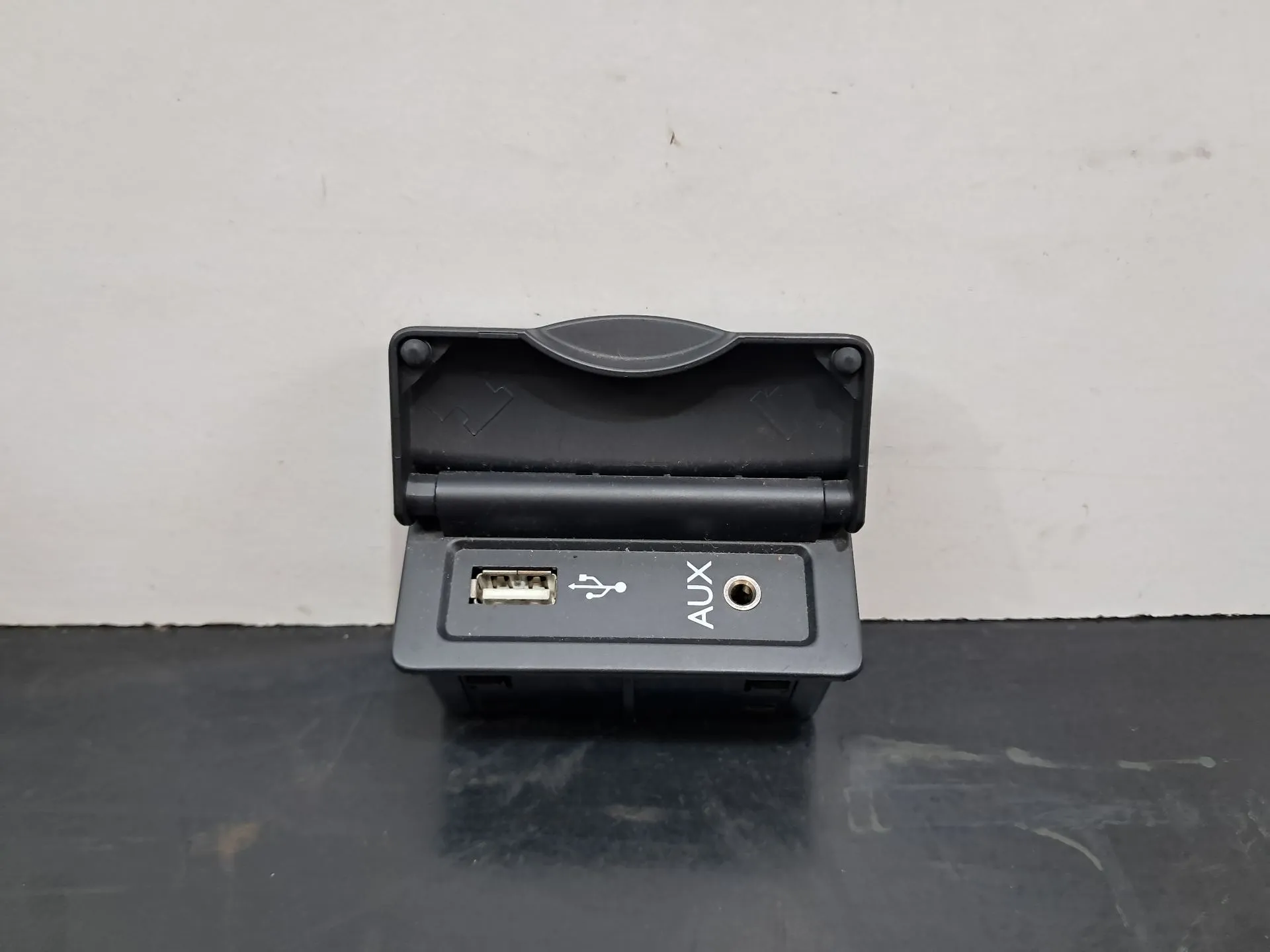 Módulo USB / AUX / IPOD RENAULT Kadjar (HA_, HL_)