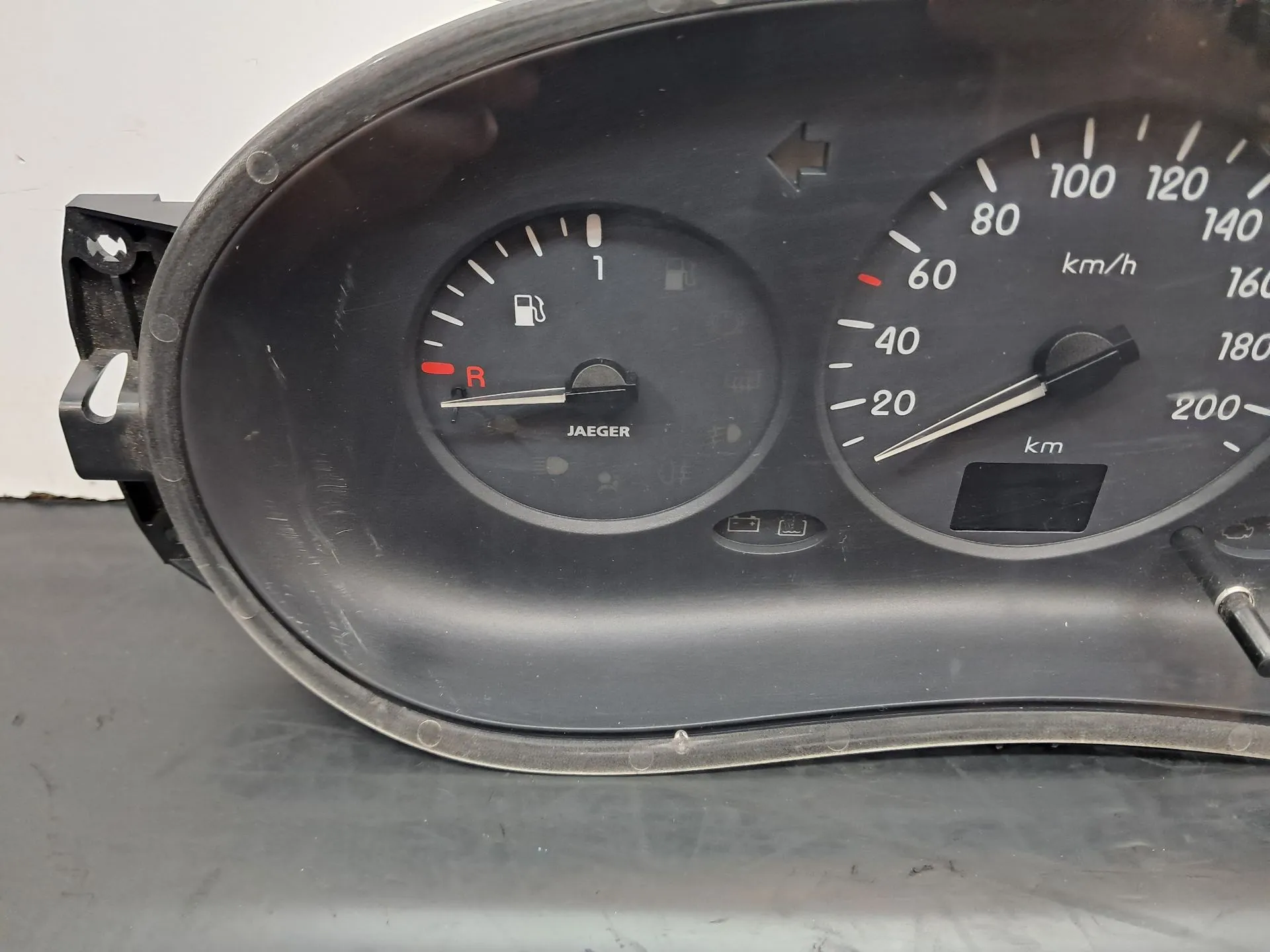 Quadro strumenti / Pannello strumenti RENAULT Clio II Société (SB0/1/2_) Imagem-1