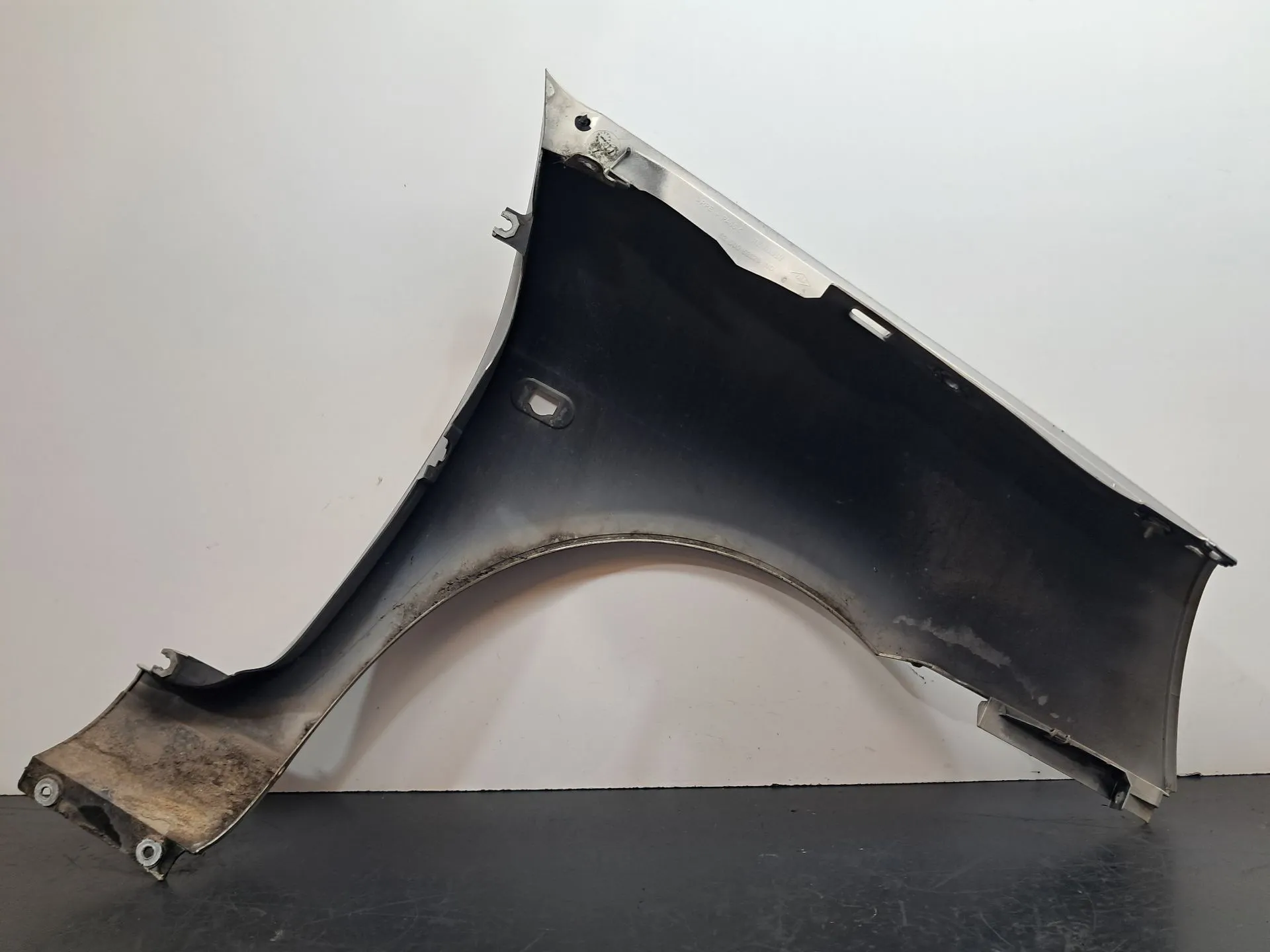 Guardabarros izquierdo RENAULT Clio II (BB0/1/2_, CB0/1/2_) Imagem-6