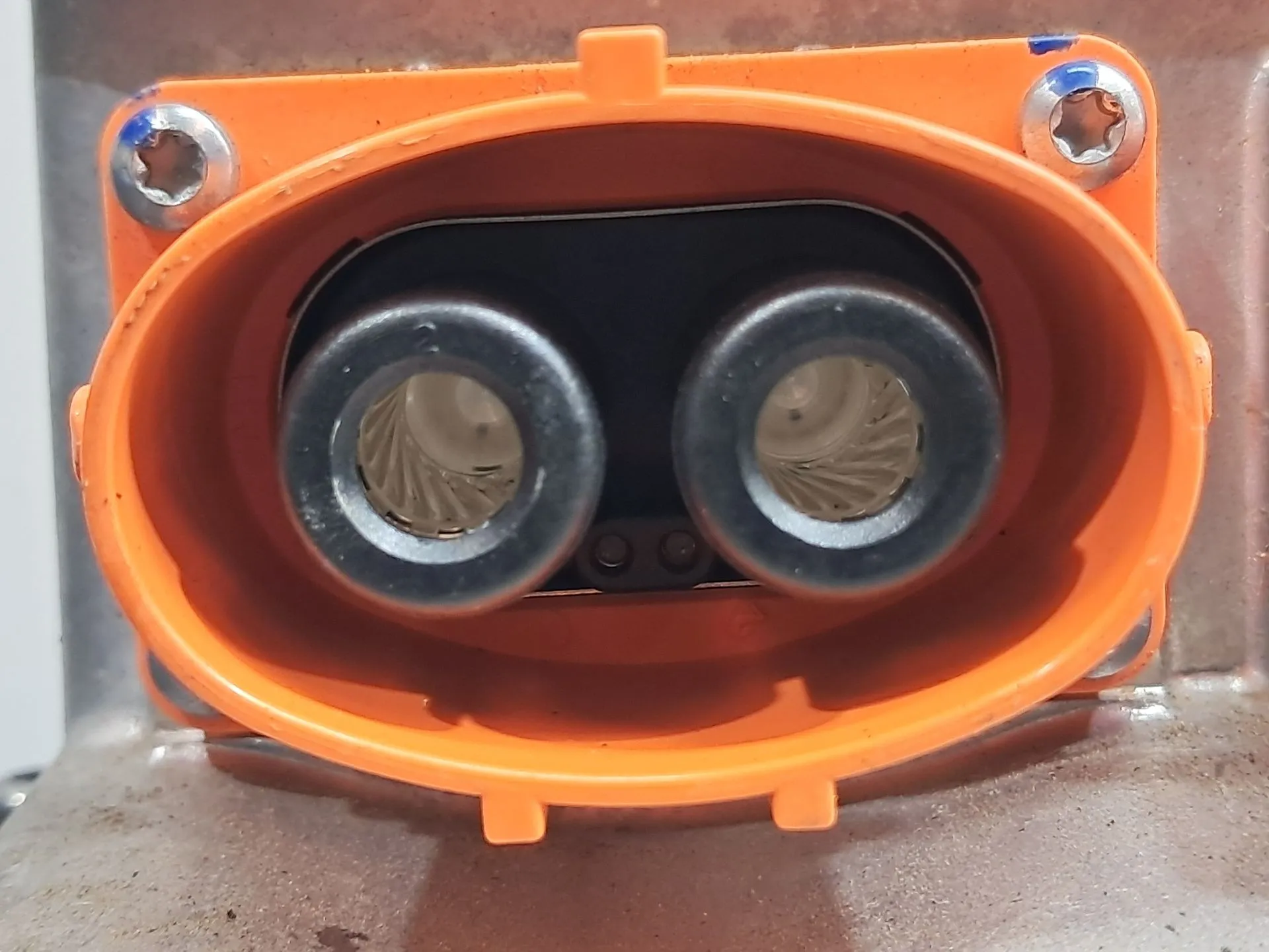 Conversor / inversor DACIA Spring Imagem-3