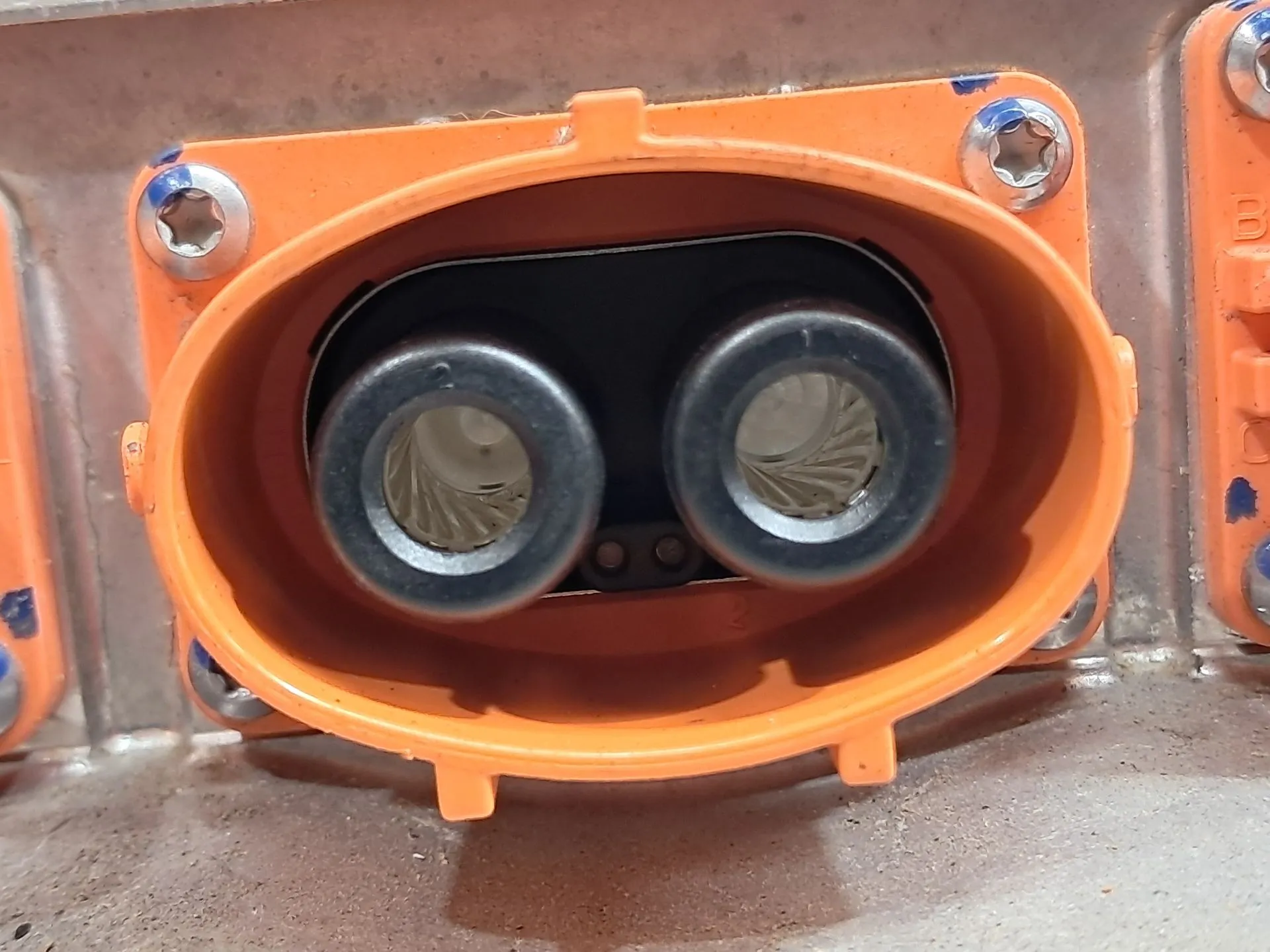 Conversor / inversor DACIA Spring Imagem-4