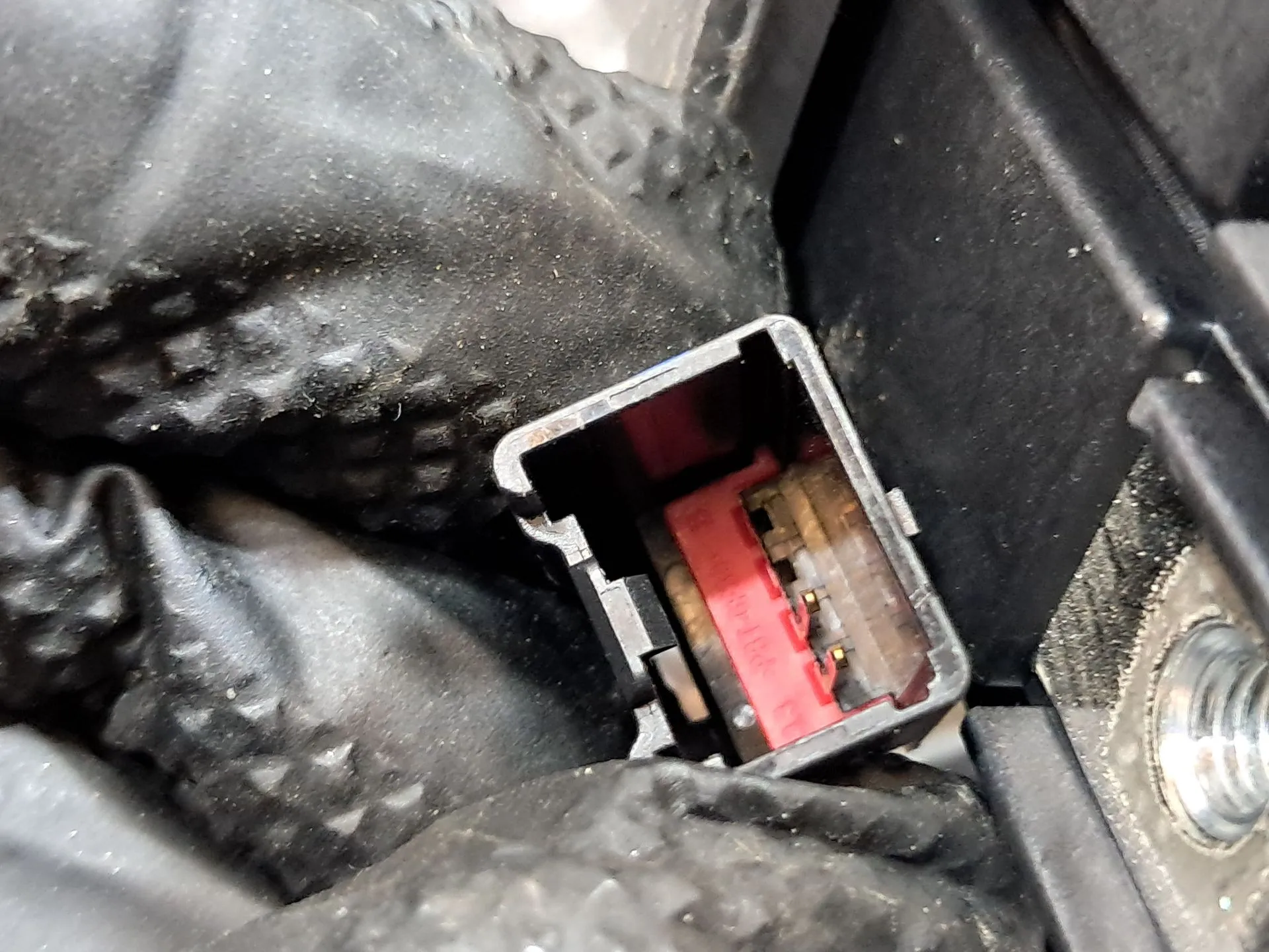 Conversor / inversor DACIA Spring Imagem-13