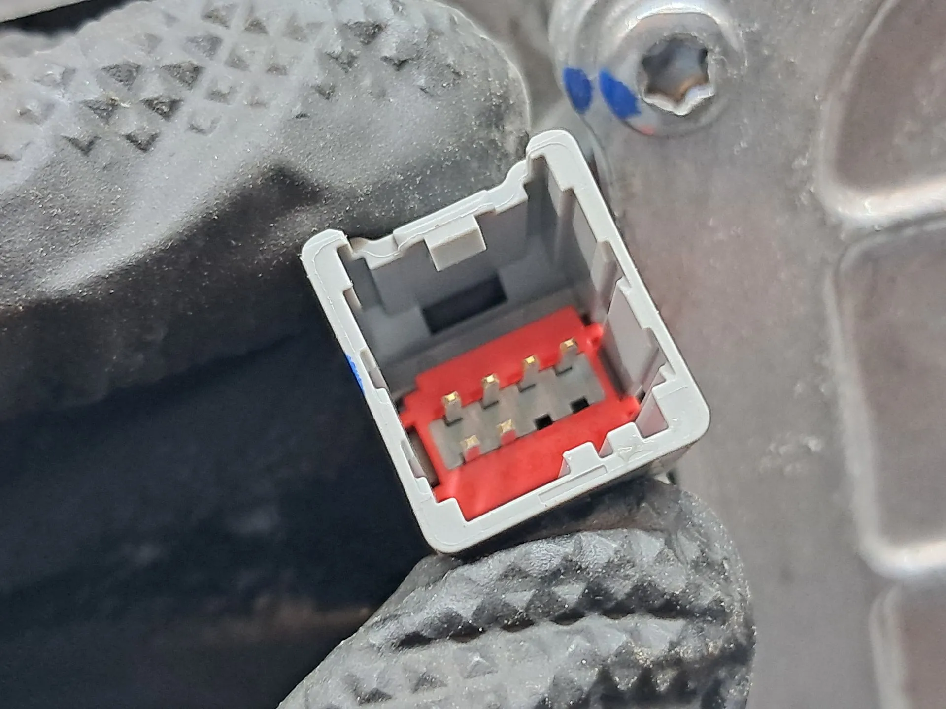 Conversor / inversor DACIA Spring Imagem-12