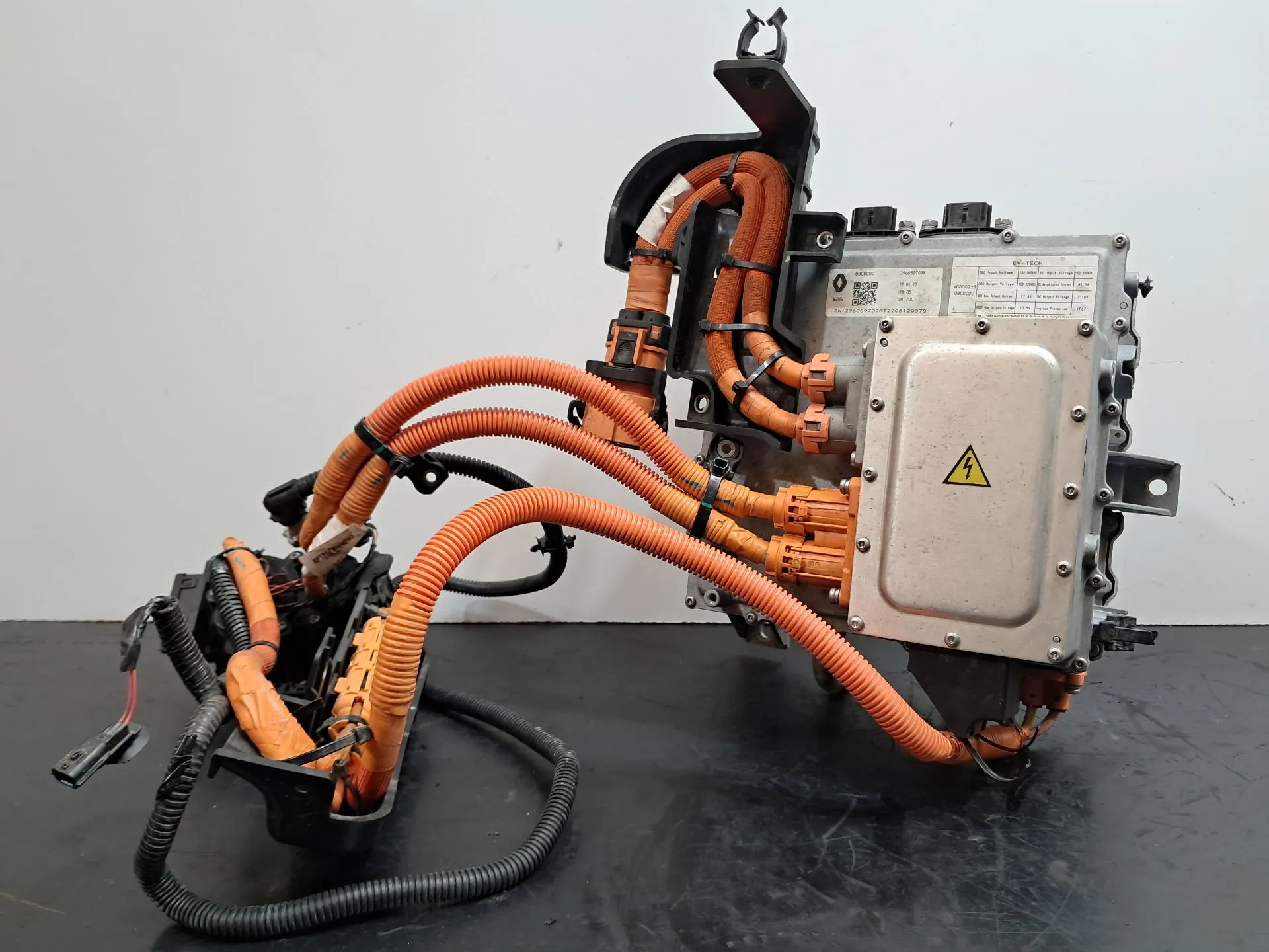 Conversor / inversor DACIA Spring