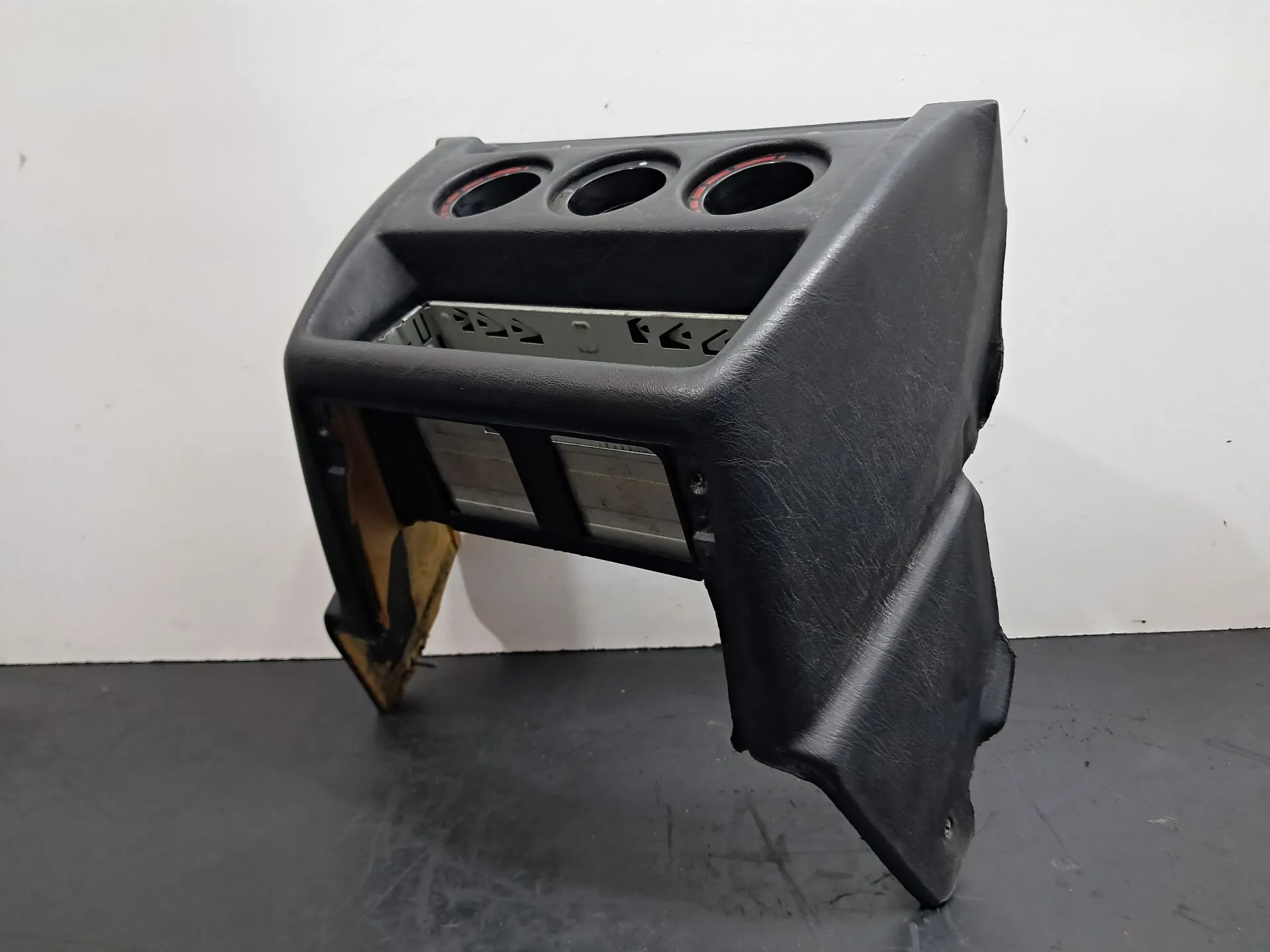 Panneau revêtement console centrale / radio MERCEDES-BENZ 190 (W201)