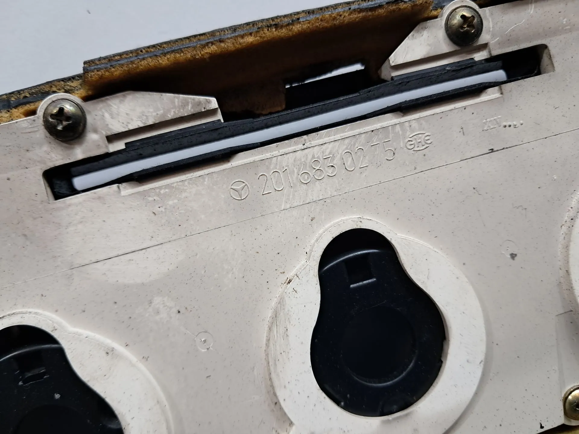 Cornice console centrale / radio / anello MERCEDES-BENZ 190 (W201) Imagem-3
