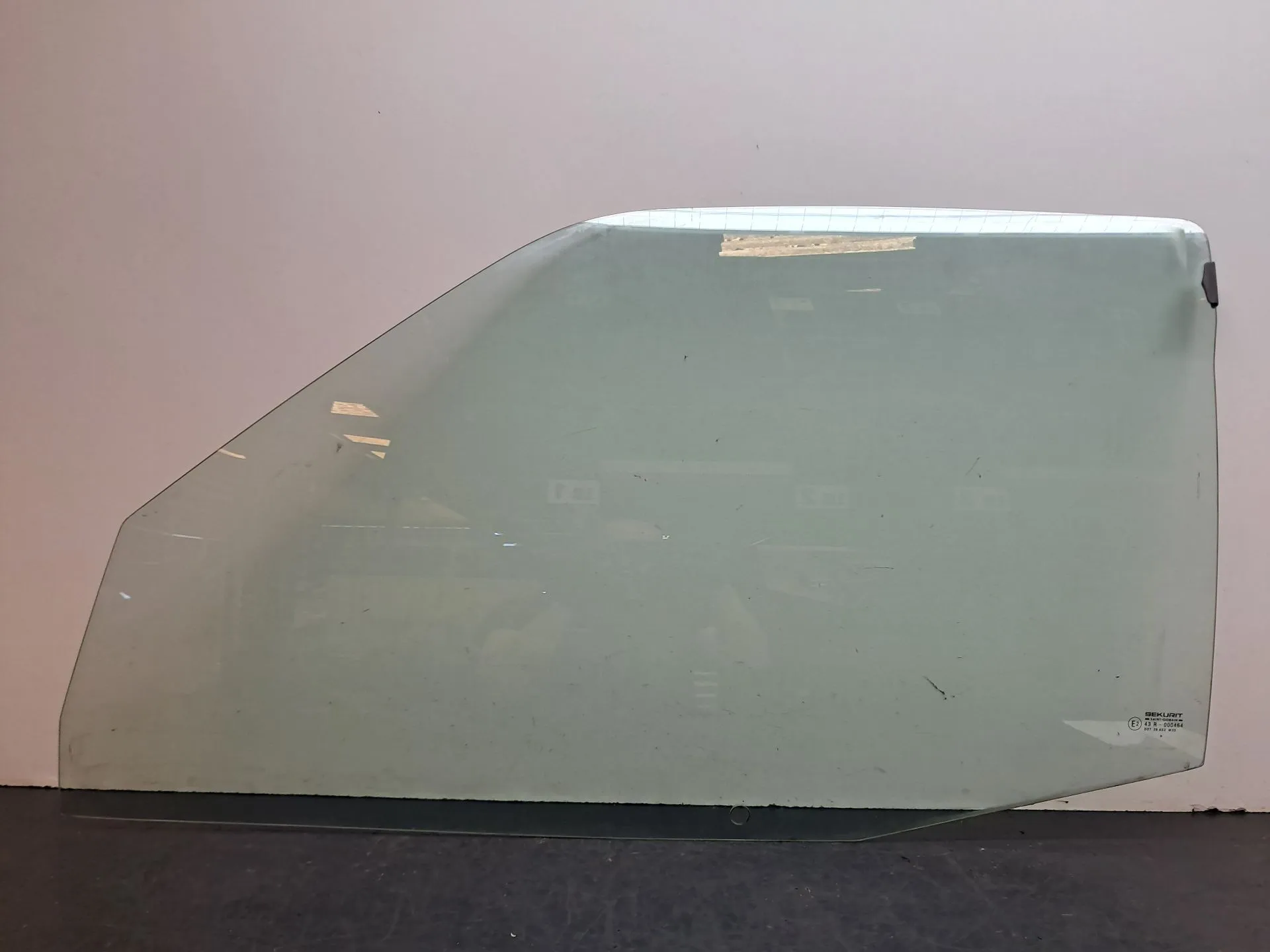 Left front door glass PEUGEOT 106 II (1A_, 1C_)