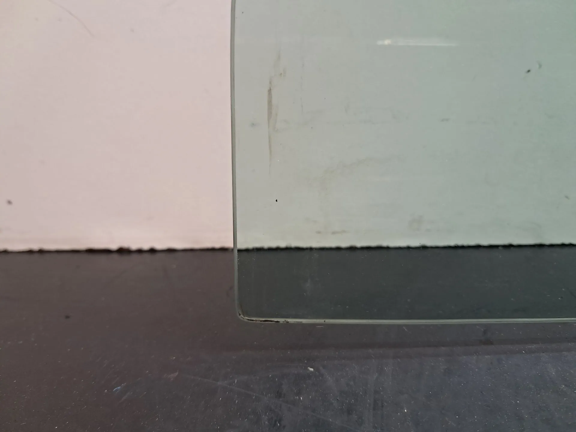 Left front door glass PEUGEOT 106 II (1A_, 1C_) Imagem-1
