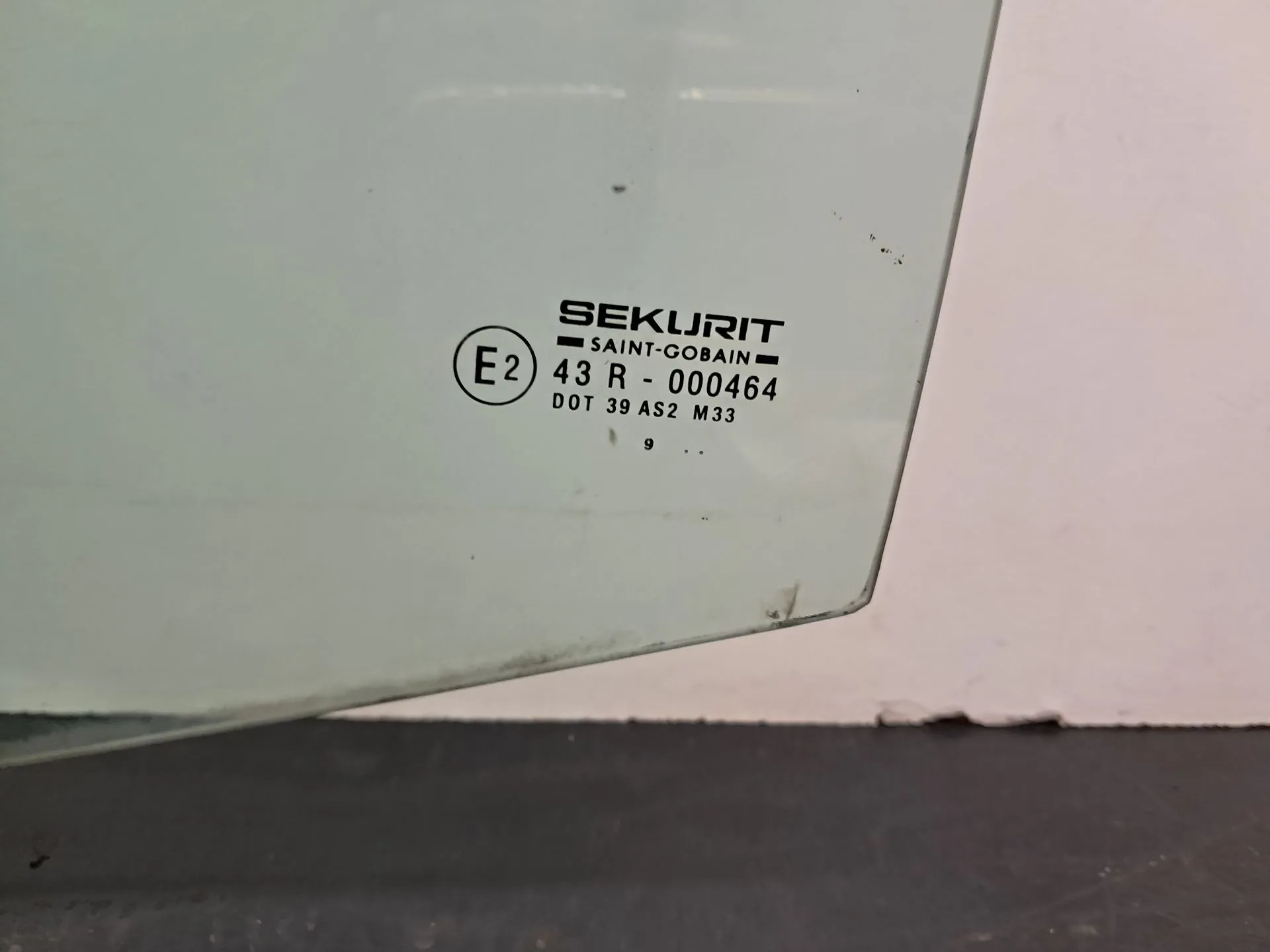 Left front door glass PEUGEOT 106 II (1A_, 1C_) Imagem-5