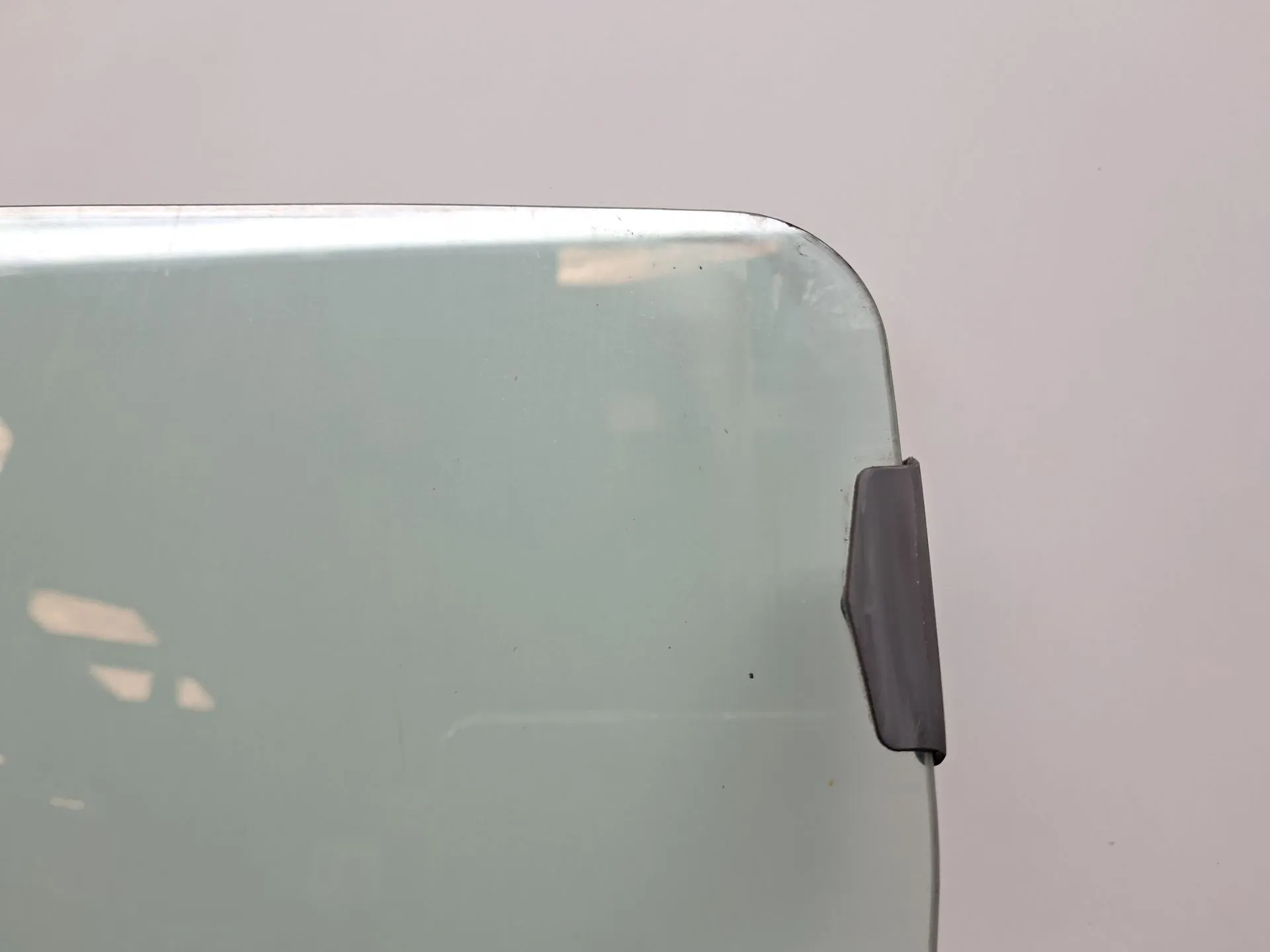 Left front door glass PEUGEOT 106 II (1A_, 1C_) Imagem-4