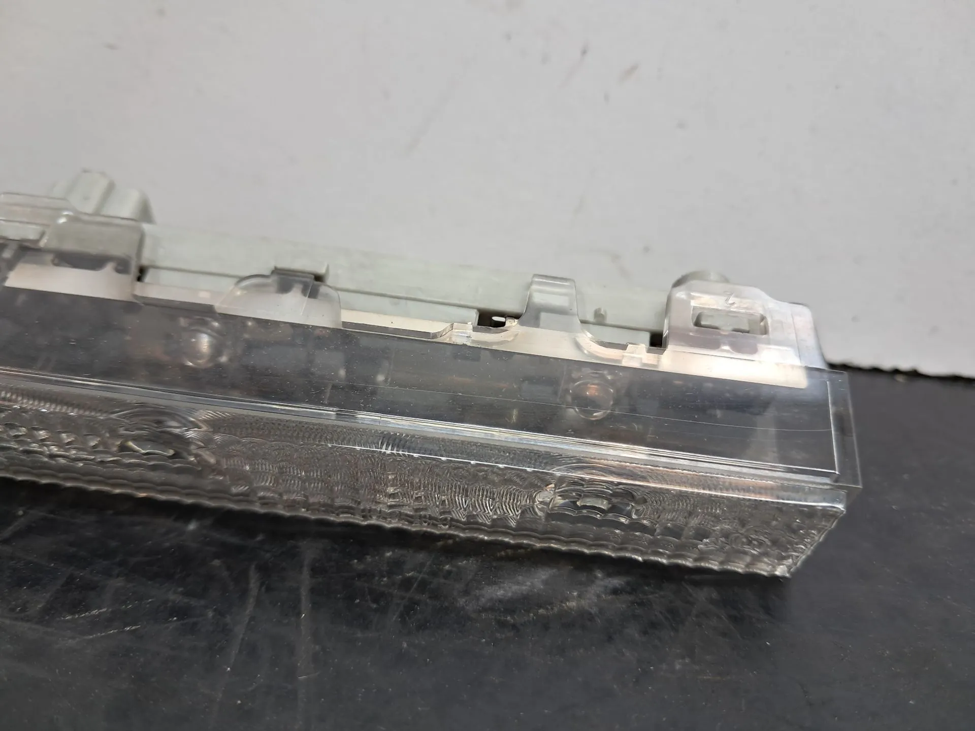 Luz stop adicional / 3º stop TOYOTA Yaris (_P9_) Imagem-2