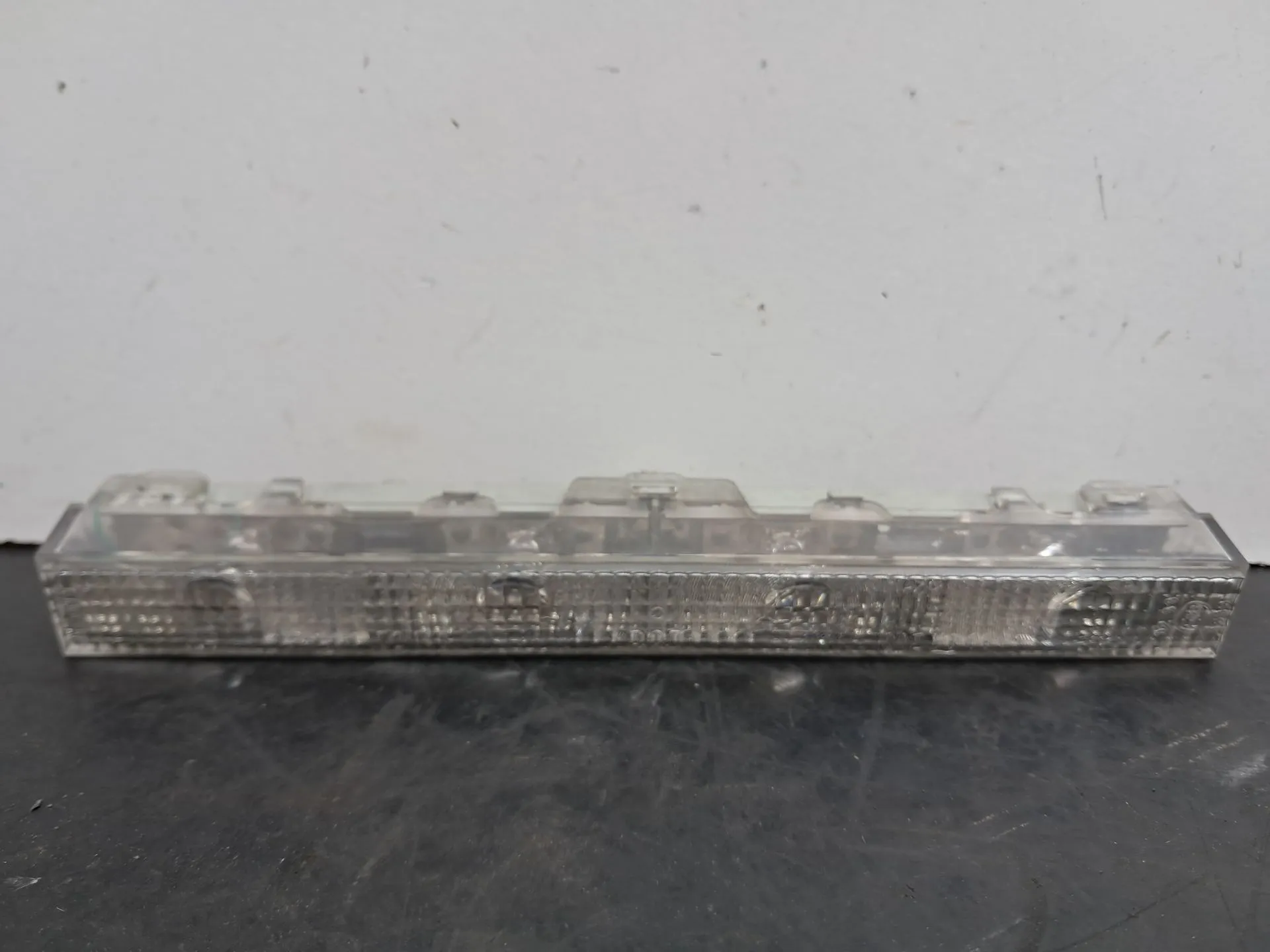 Luz stop adicional / 3º stop TOYOTA Yaris (_P9_) Imagem-1