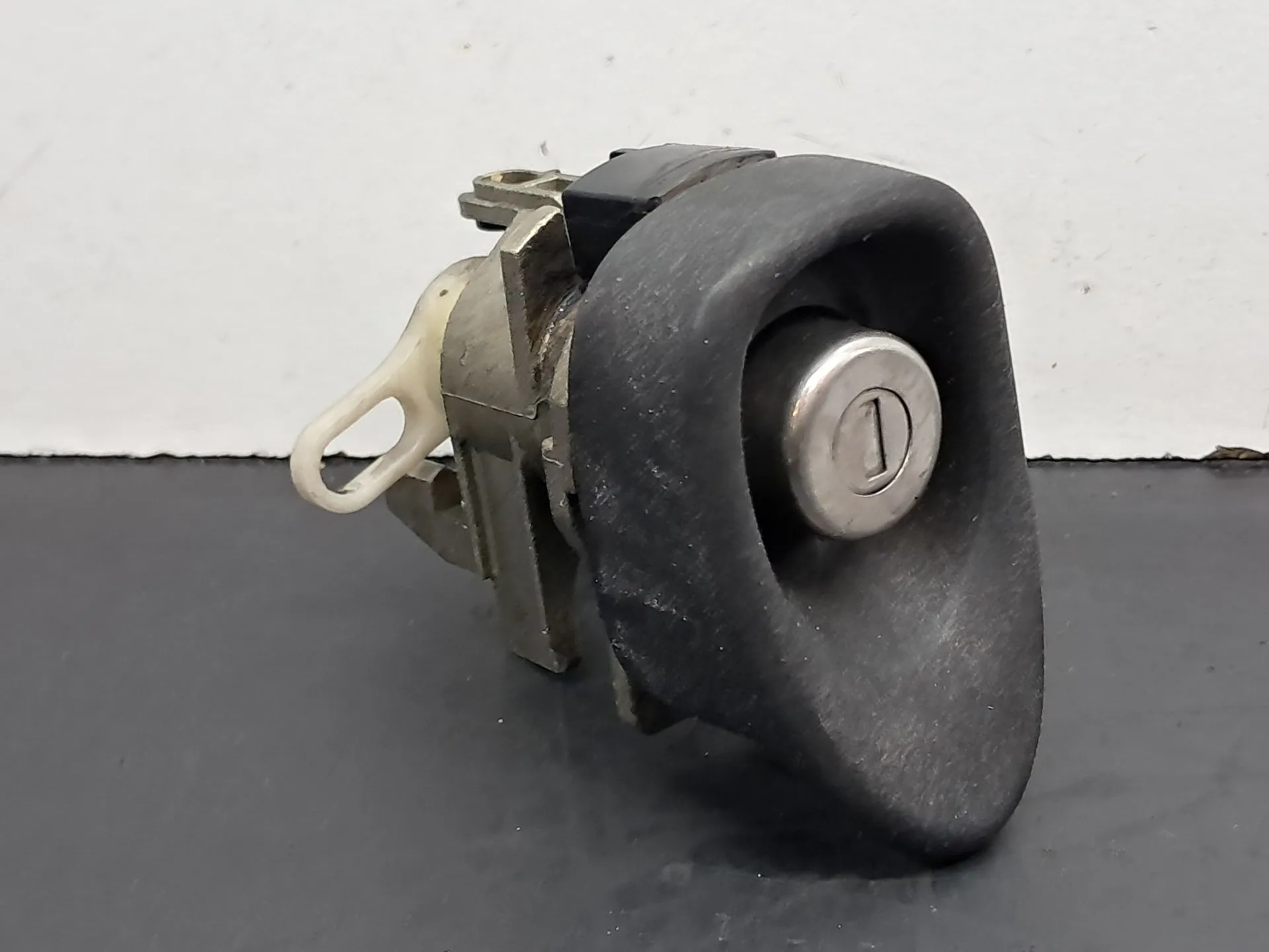 Cilindretto porta / cofano TOYOTA Yaris (_P9_)
