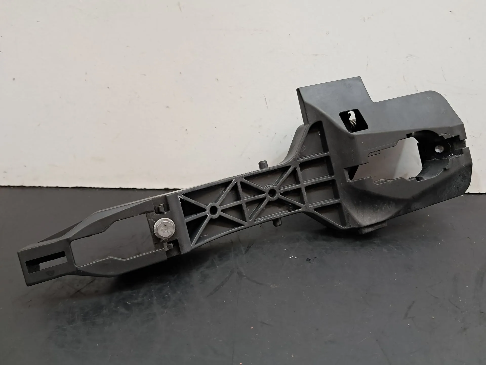 Suporte puxador porta frente direito HYUNDAI i30 (GD)