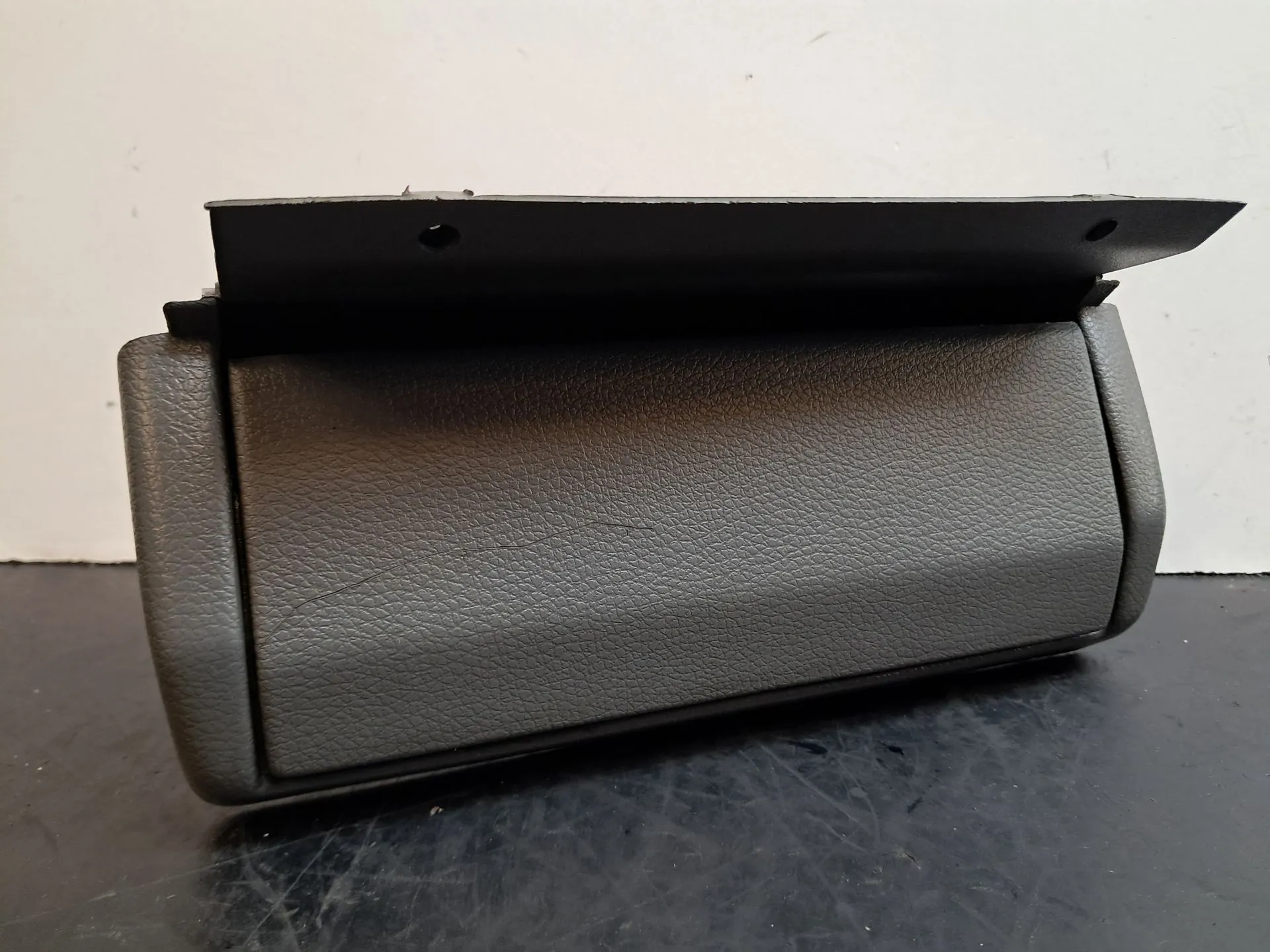 Cornice console centrale / radio / anello RENAULT Clio I (B/C57_, 5/357_)