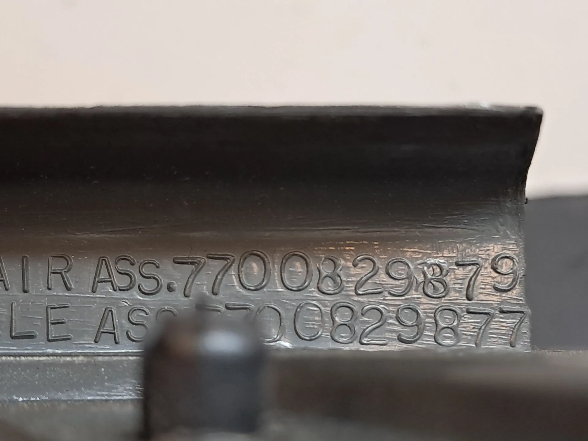 Moldura consola central / radio / aro RENAULT Clio I (B/C57_, 5/357_) Imagem-3