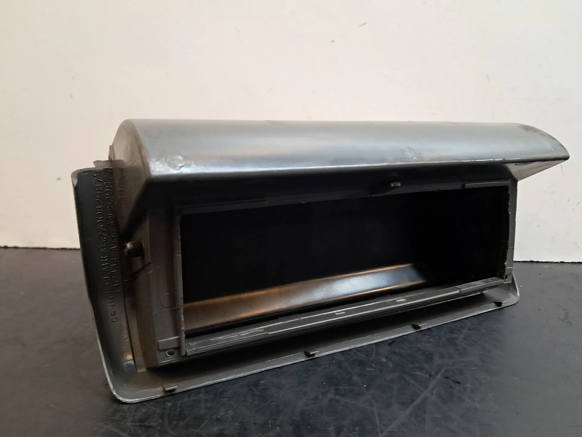 Moldura consola central / radio / aro RENAULT Clio I (B/C57_, 5/357_) Imagem-2