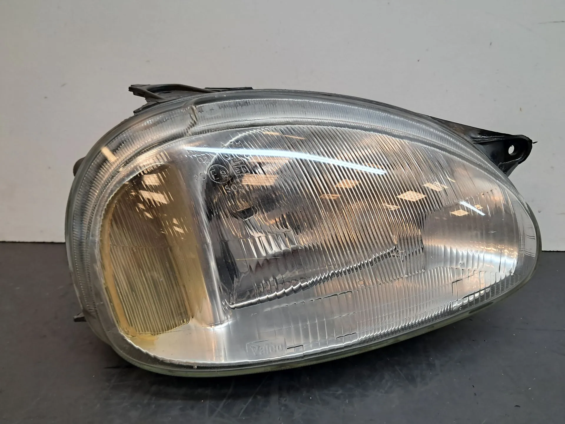 Óptica / faro Derecho OPEL Corsa B