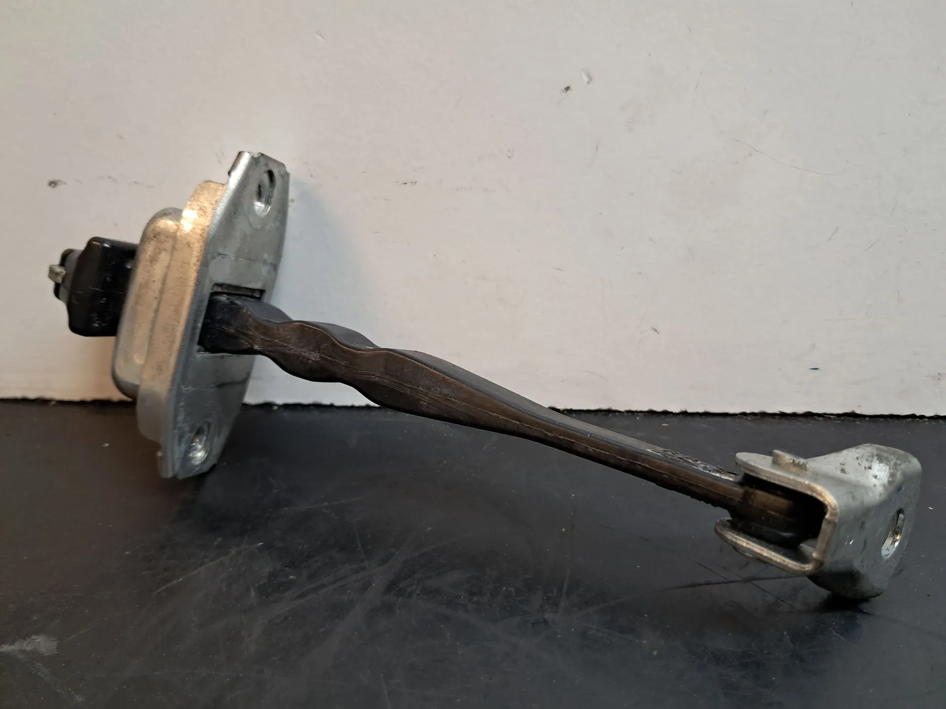 Left rear Door limiter NISSAN Micra V (K14)