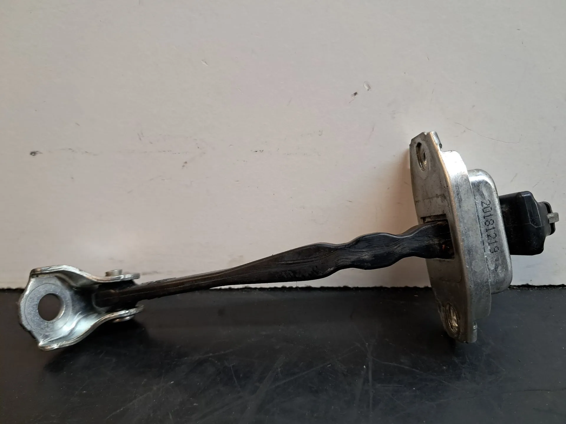 Left rear Door limiter NISSAN Micra V (K14) Imagem-1