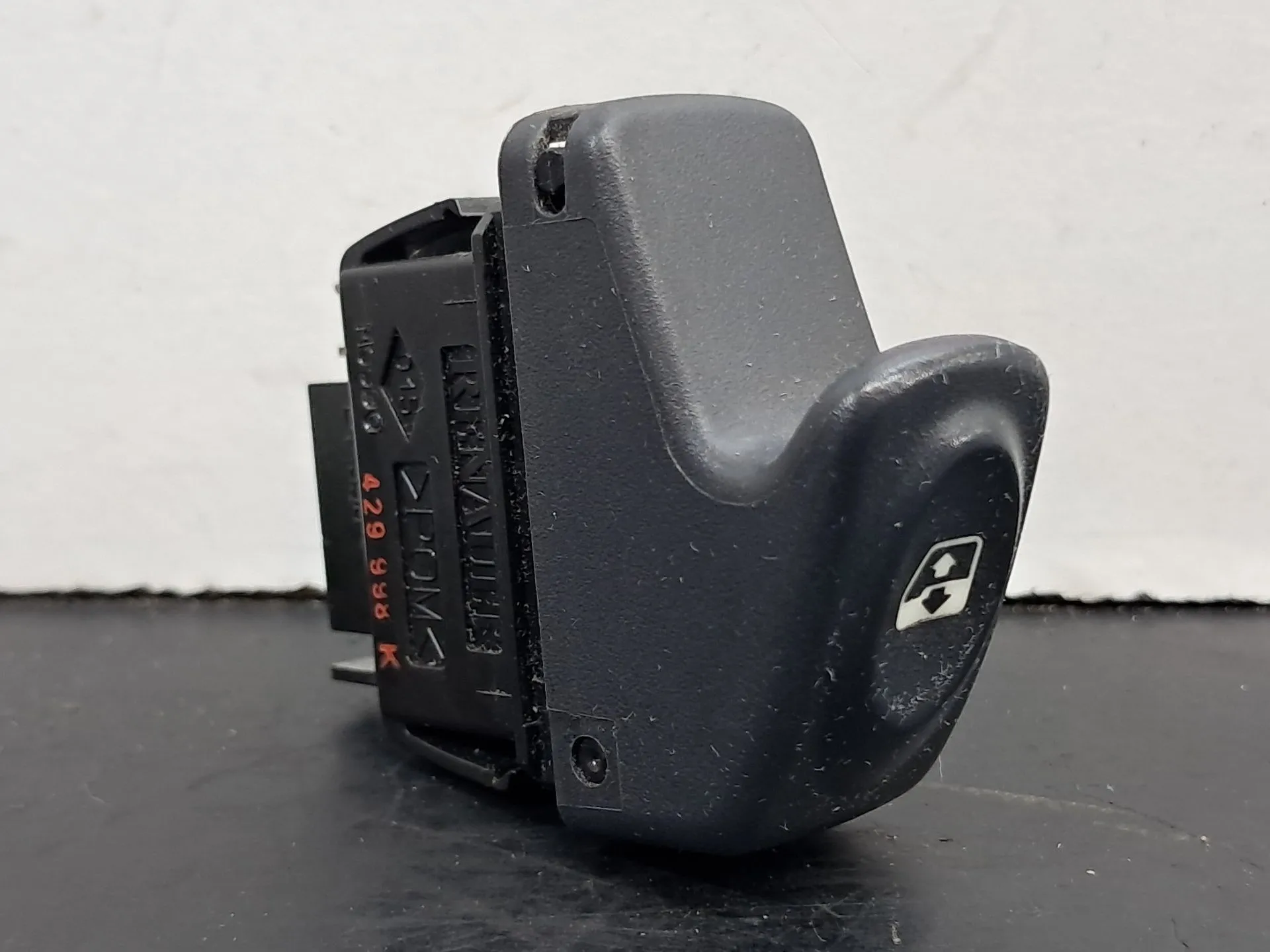 Commande / interrupteur lève-vitre Arrière gauche RENAULT Clio II (BB0/1/2_, CB0/1/2_)