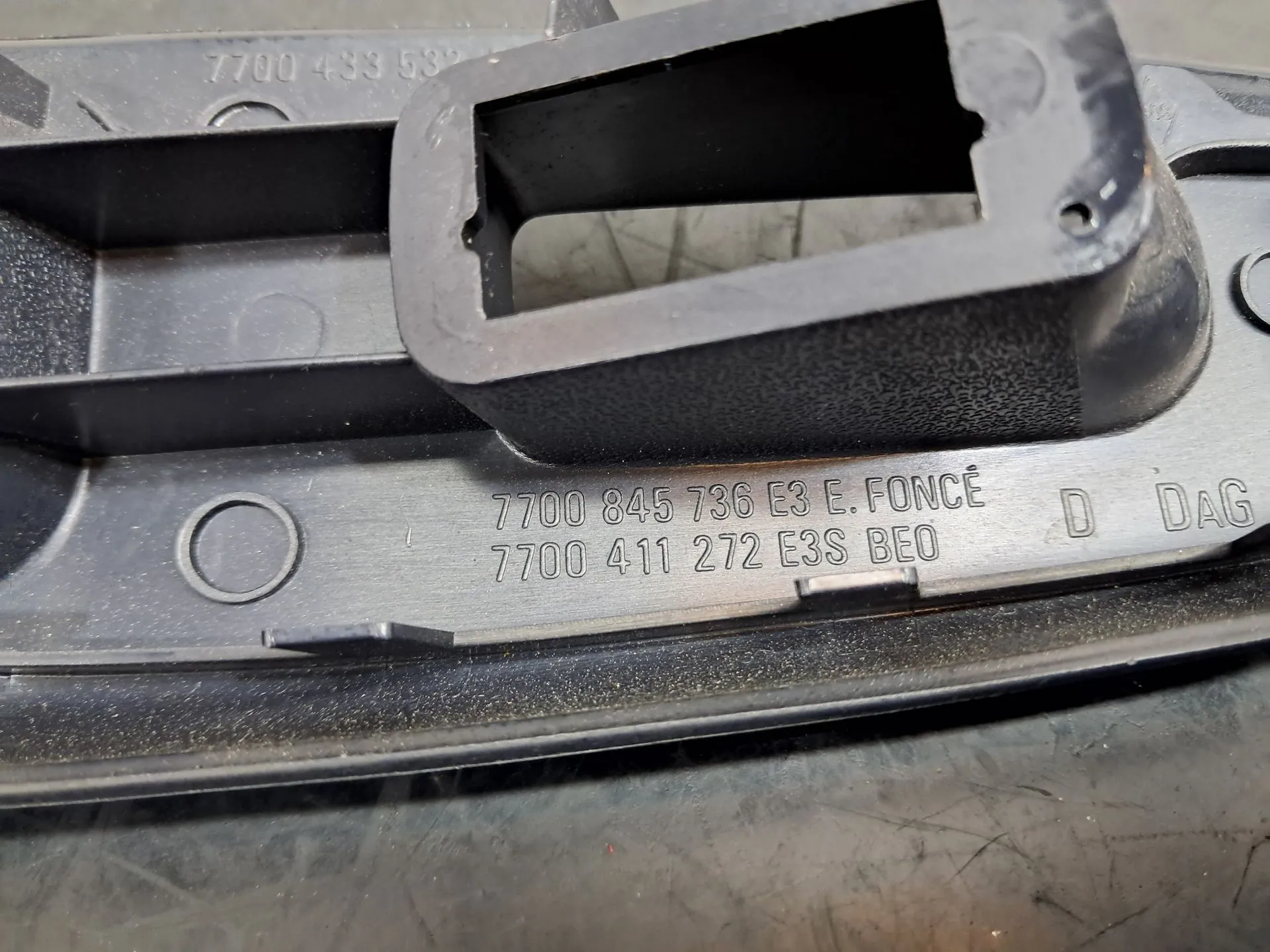 Moulure de porte avant Droite RENAULT Clio II (BB0/1/2_, CB0/1/2_) Imagem-4