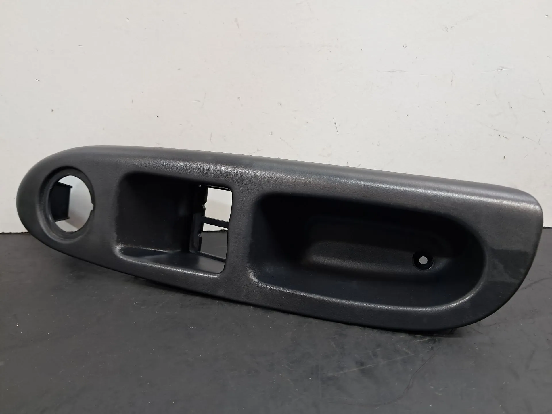Moulure de porte avant gauche RENAULT Clio II (BB0/1/2_, CB0/1/2_) Imagem-1