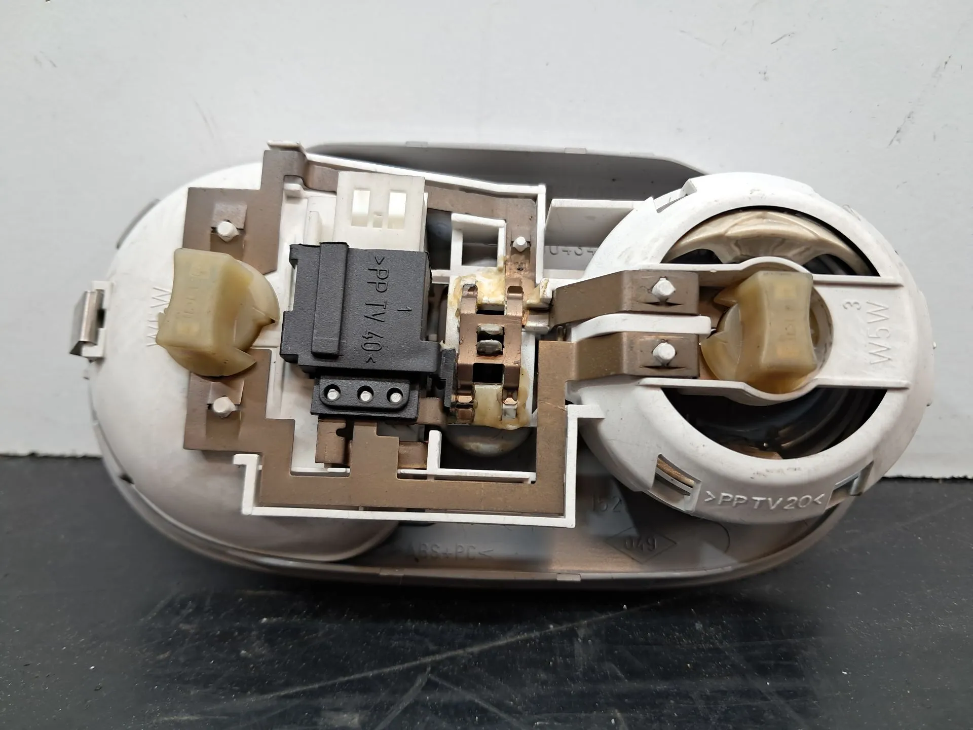 Plafonnier central RENAULT Clio II (BB0/1/2_, CB0/1/2_) Imagem-2