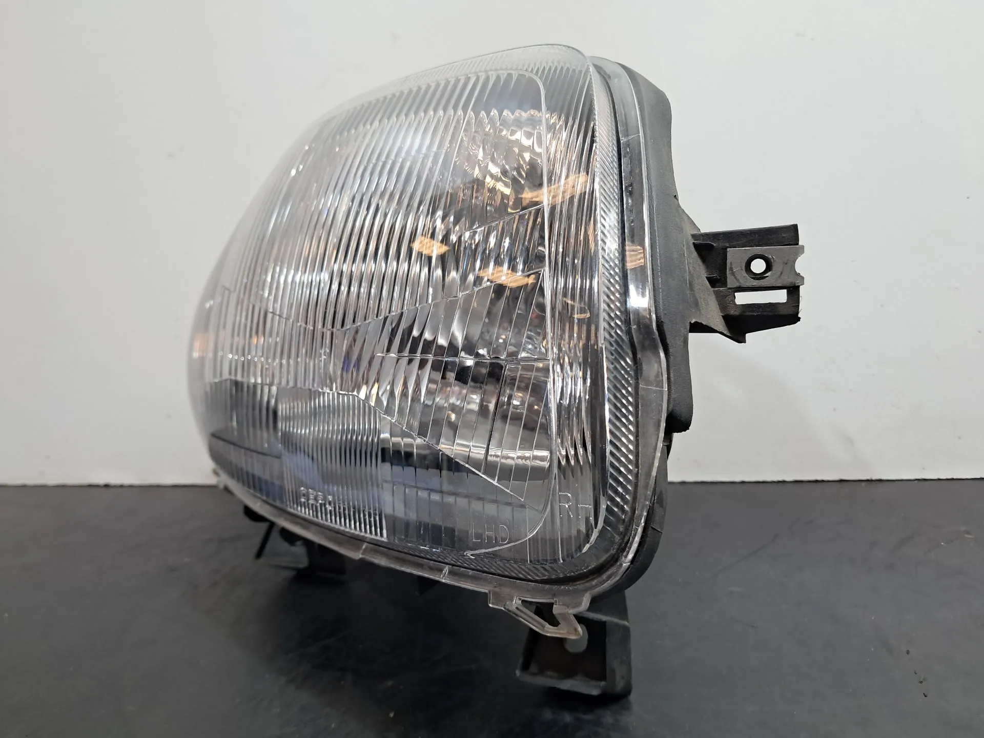 Ótica / farol direita RENAULT Clio II (BB0/1/2_, CB0/1/2_) Imagem-2