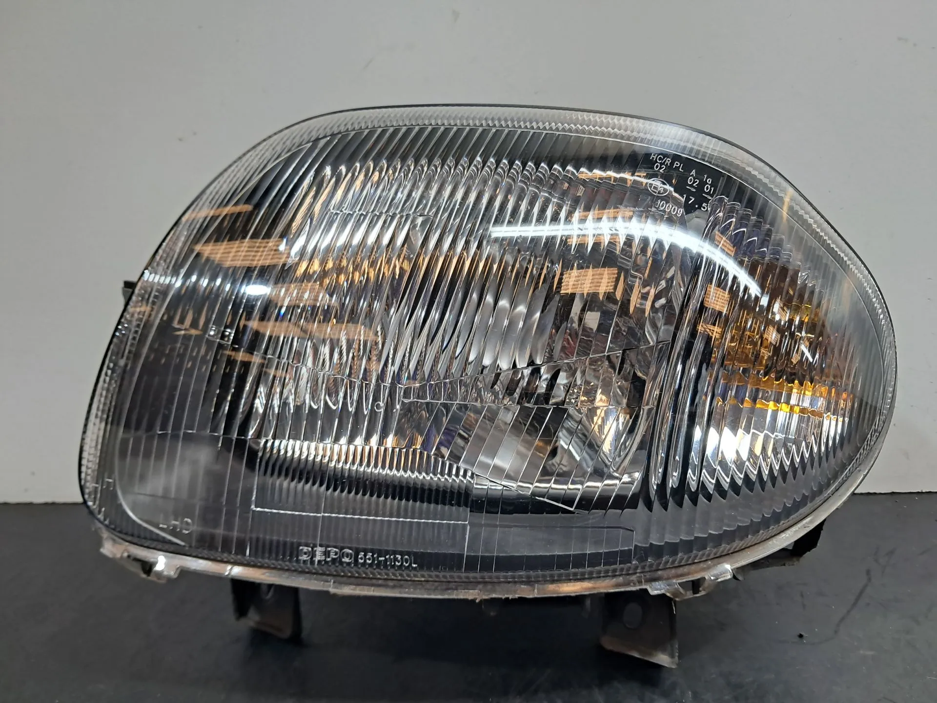 Ótica / farol esquerda RENAULT Clio II (BB0/1/2_, CB0/1/2_)