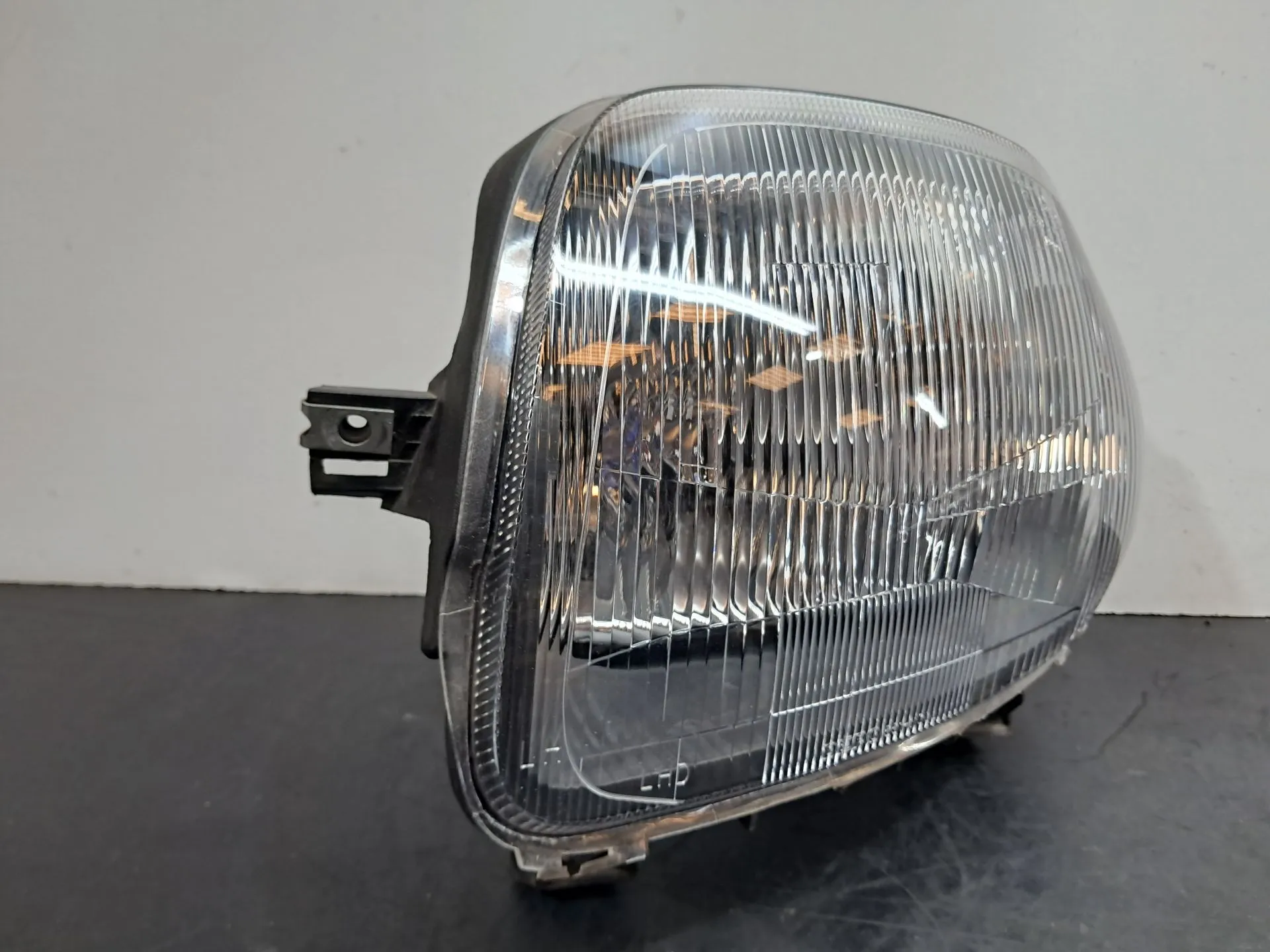 Óptica / faro Izquierdo RENAULT Clio II (BB0/1/2_, CB0/1/2_) Imagem-2