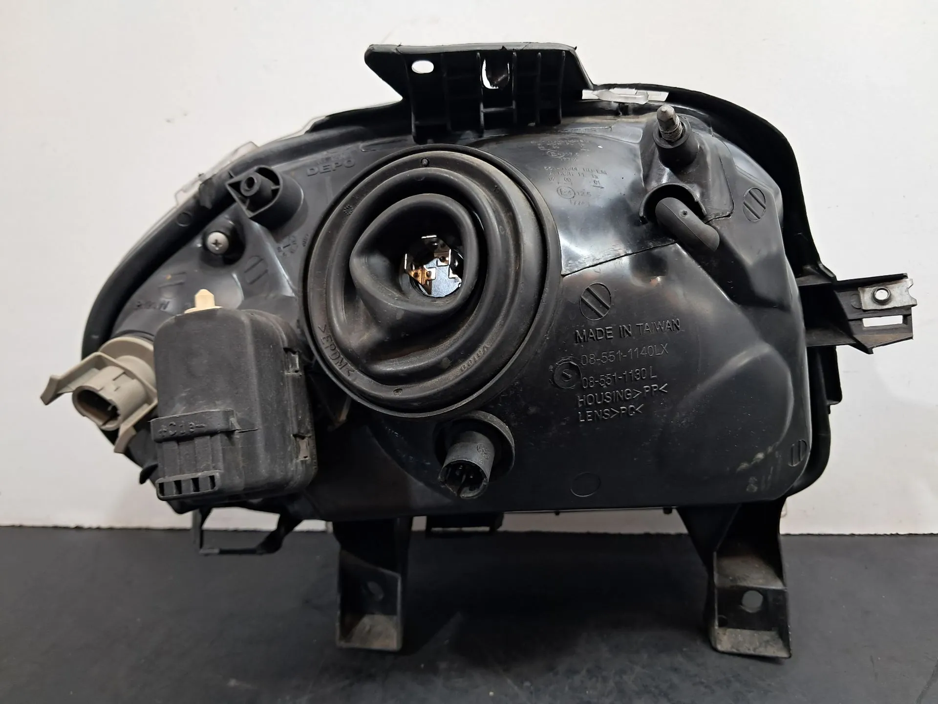 Óptica / faro Izquierdo RENAULT Clio II (BB0/1/2_, CB0/1/2_) Imagem-3