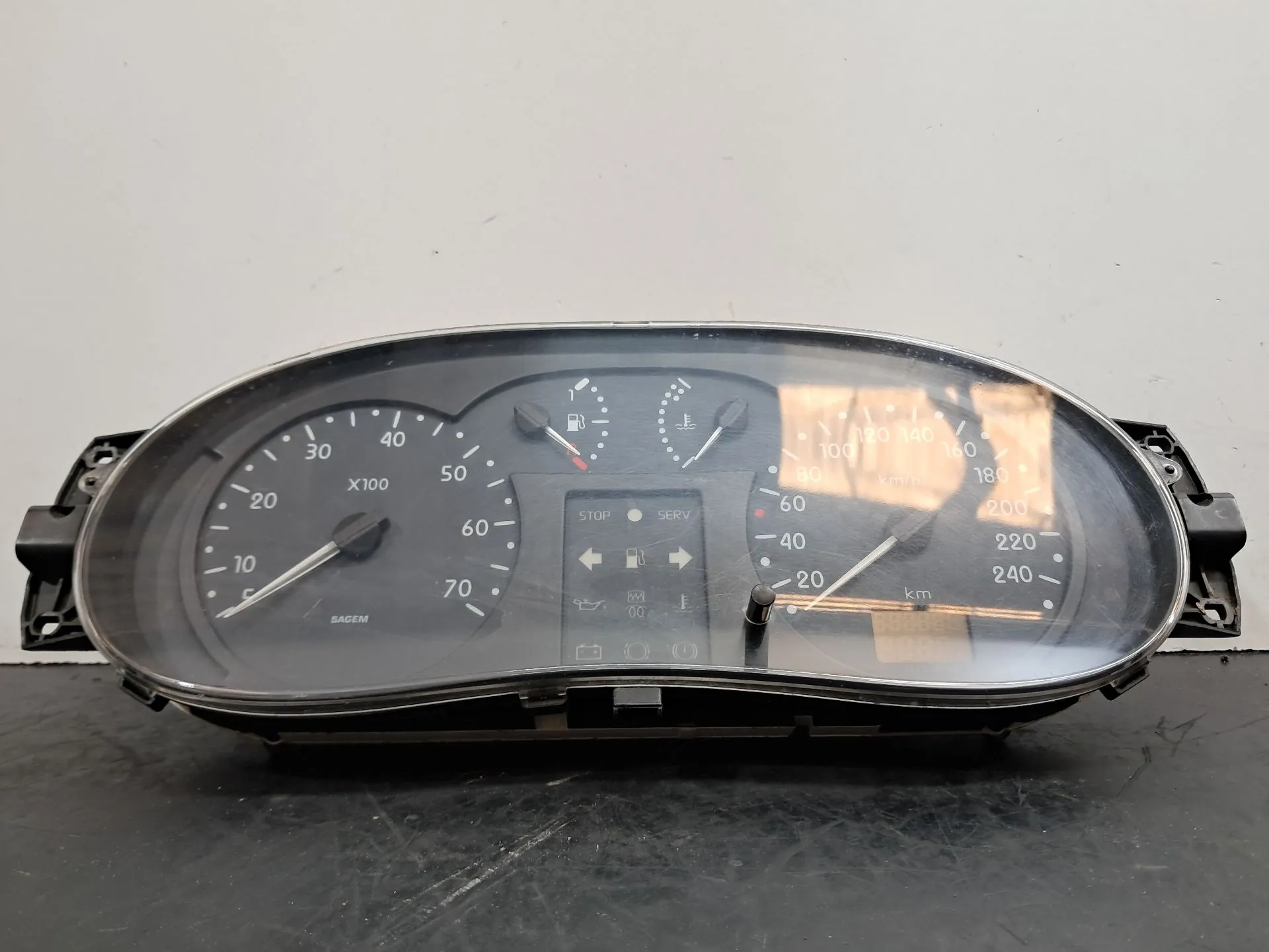 Compteur de vitesse RENAULT Clio II (BB0/1/2_, CB0/1/2_) Imagem-1