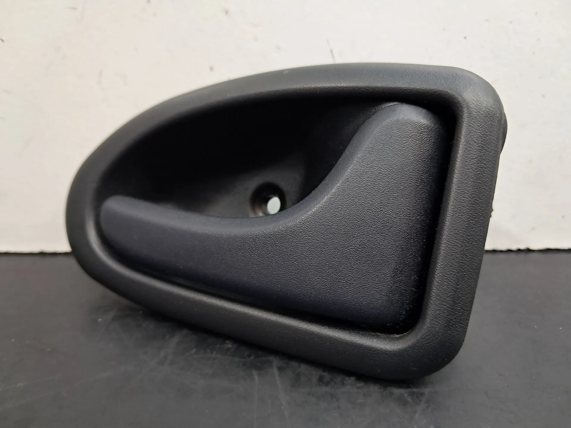 Puxador interior porta trás direito RENAULT Clio II (BB0/1/2_, CB0/1/2_) Imagem-1