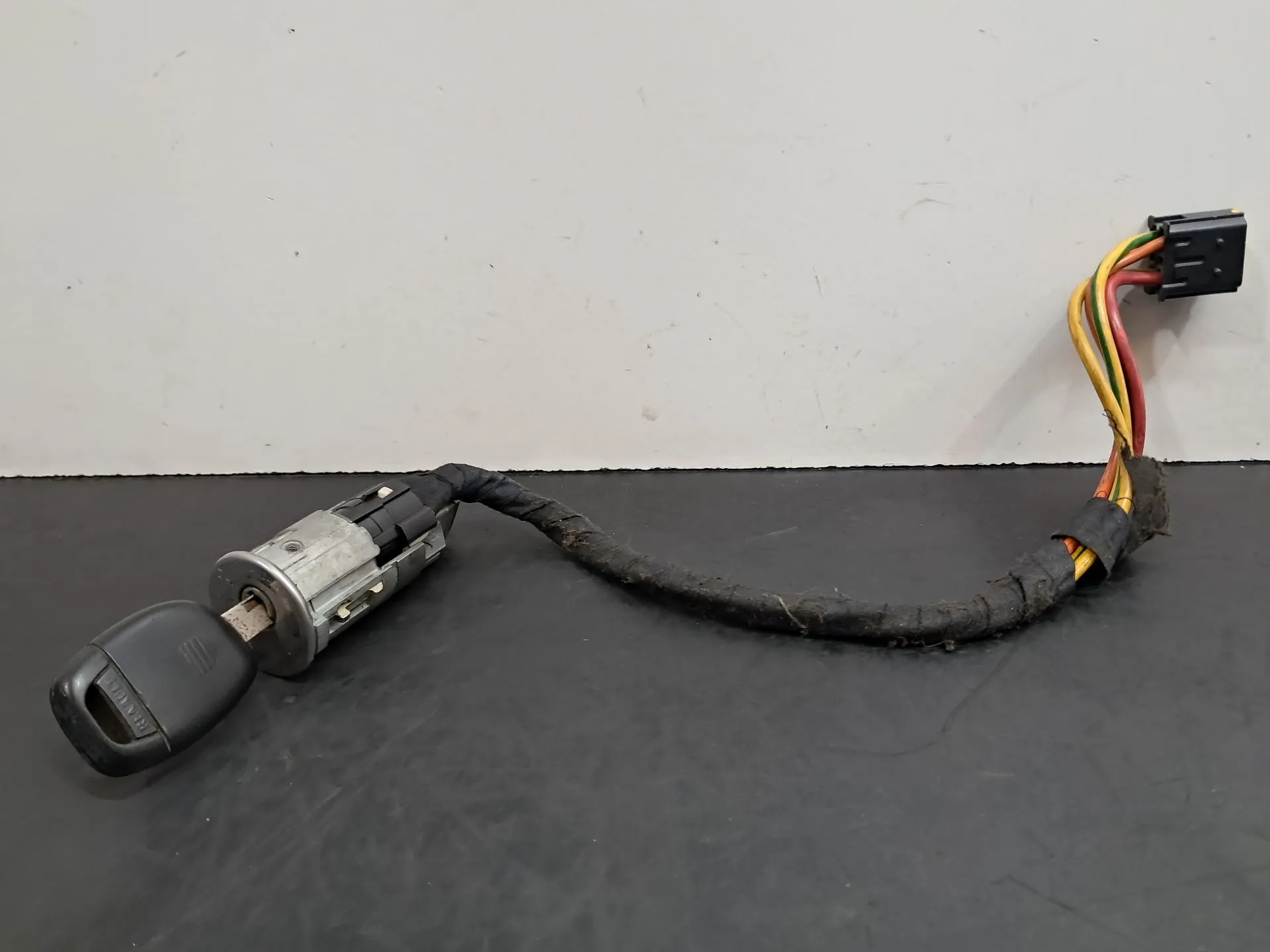 Ignition barrel RENAULT Clio II (BB0/1/2_, CB0/1/2_)