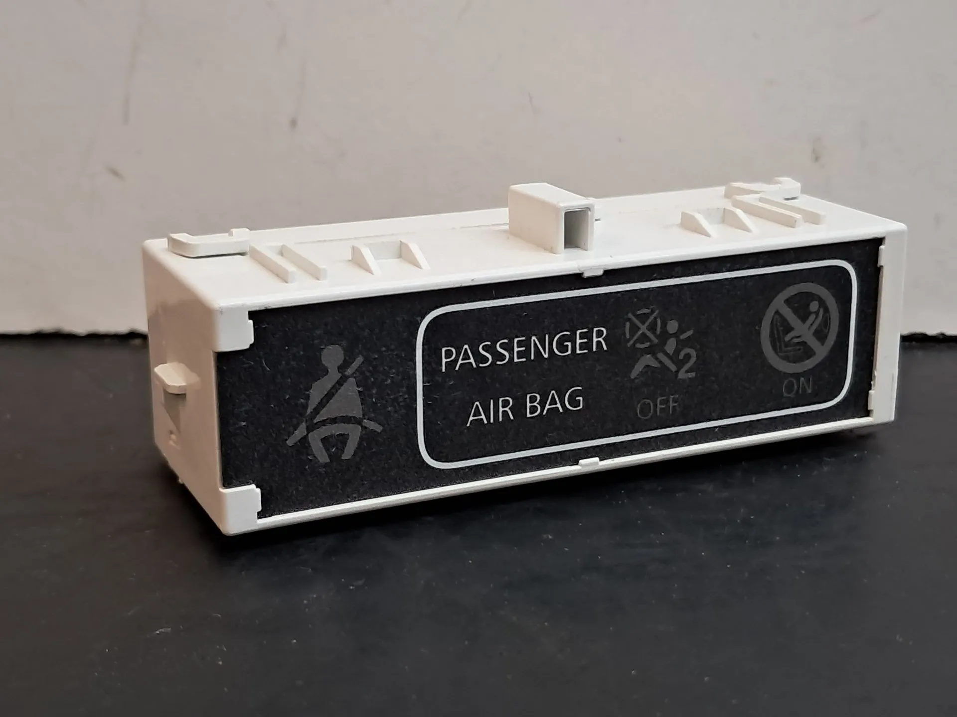 Botão / interruptor / sinal airbag off DACIA Spring