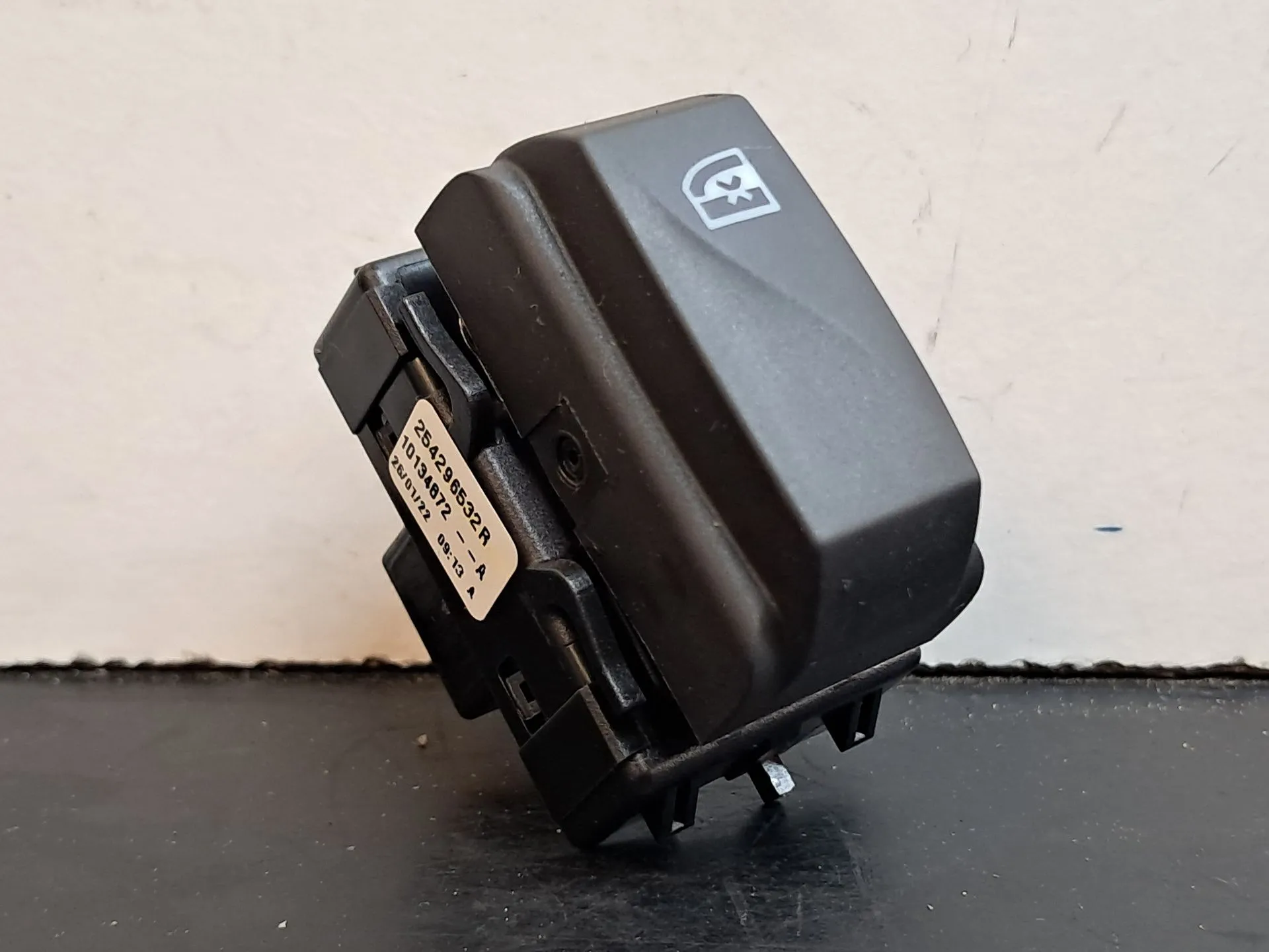 Comando / botão / interruptor multifunções DACIA Spring