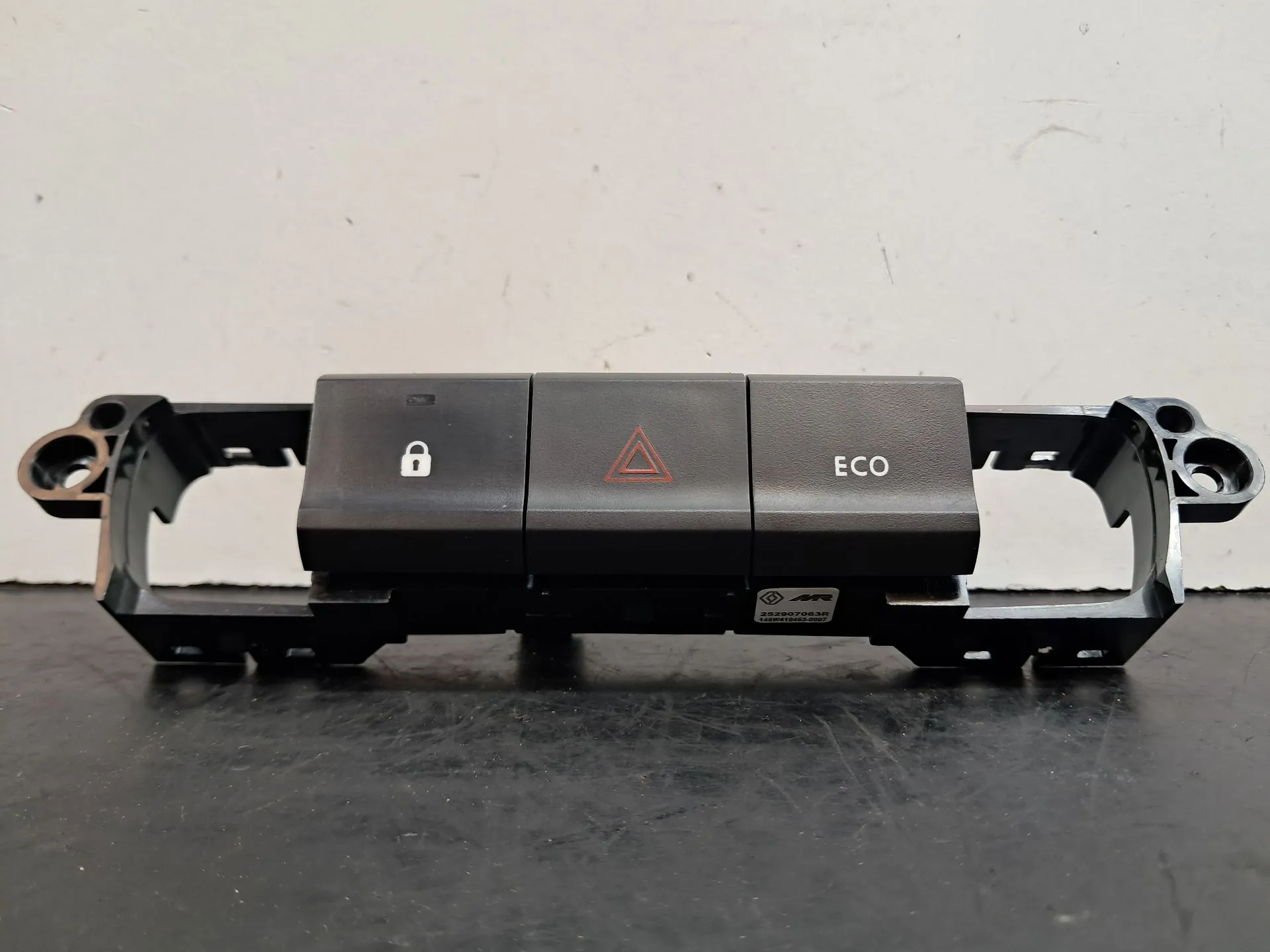 Warning Switch DACIA Spring Imagem-1