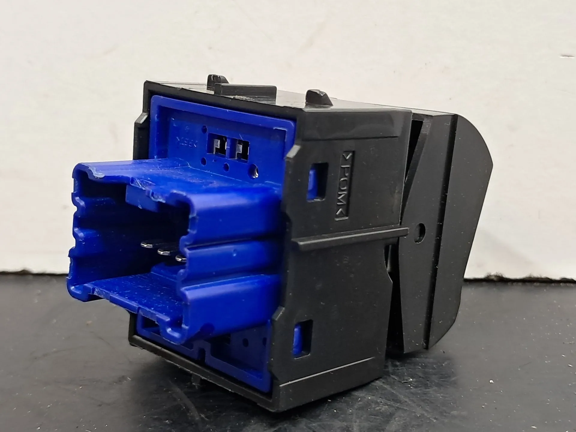 Comando / botão / interruptor vidros frente direito DACIA Spring Imagem-2