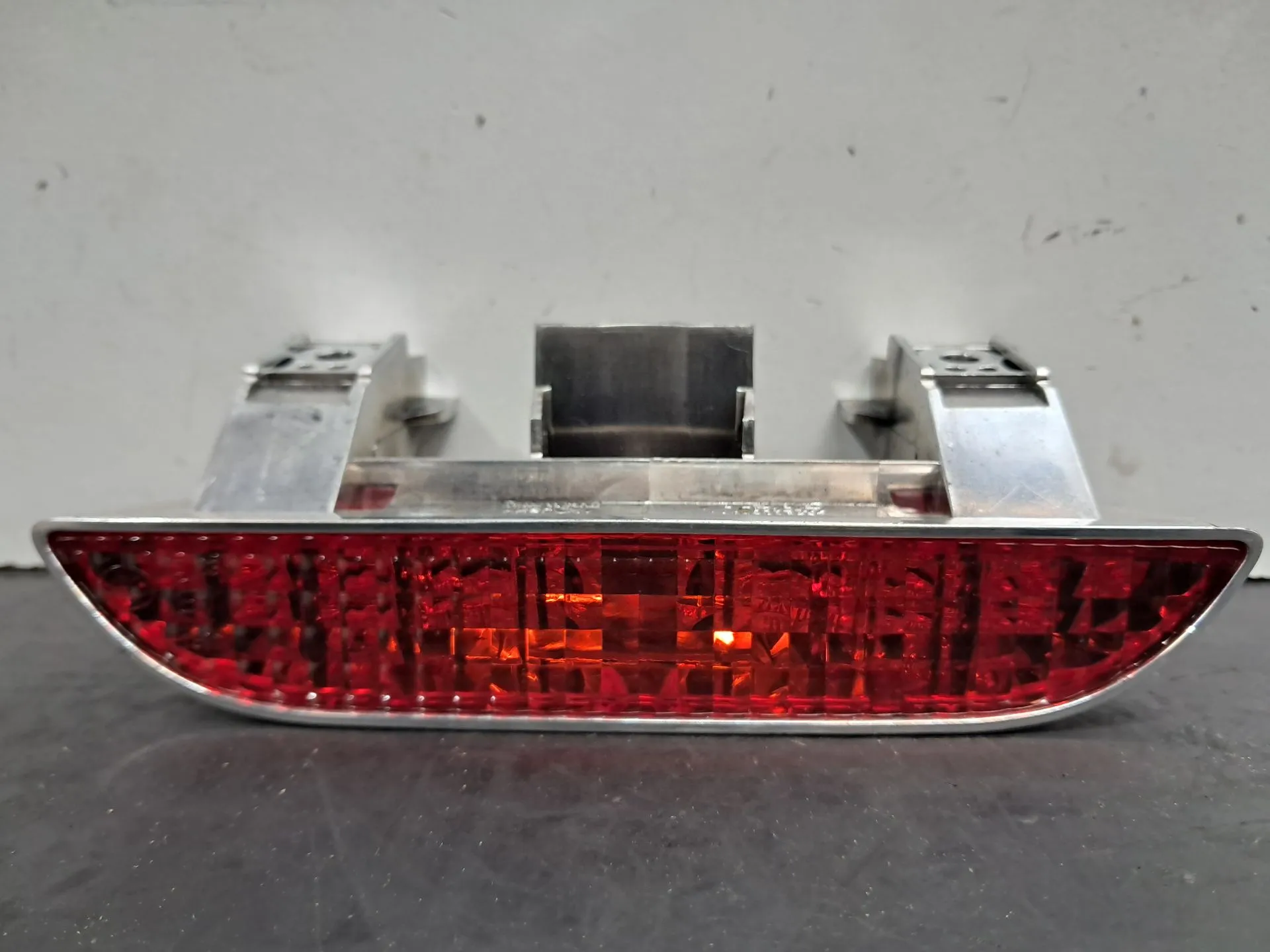 Luz stop adicional / 3º stop DACIA Spring Imagem-1